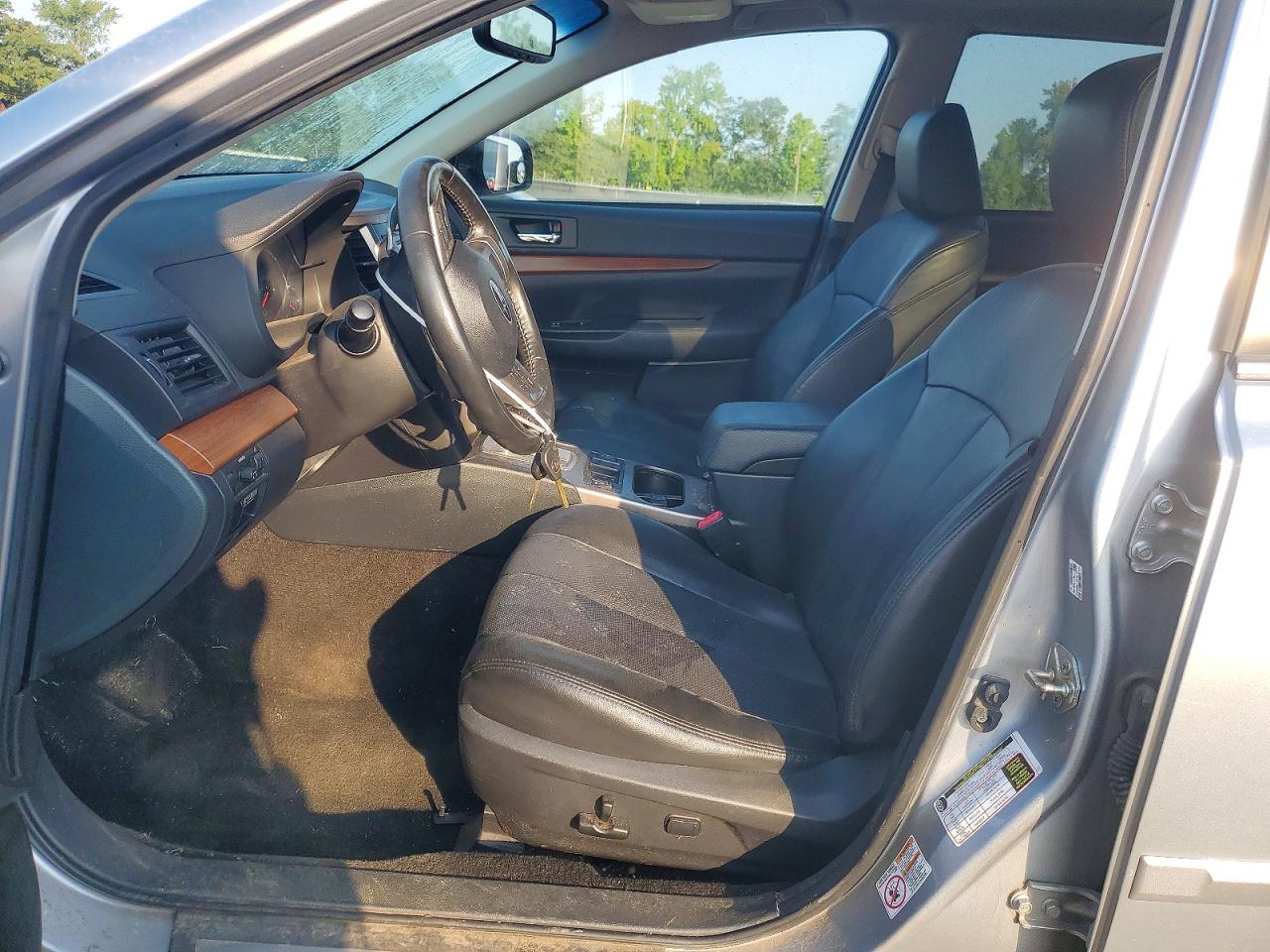 2013 Subaru Outback 2.5i Limited Silver vin: 4S4BRCKC0D3270756