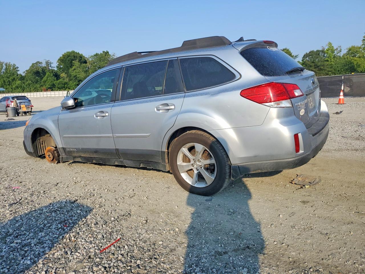 2013 Subaru Outback 2.5i Limited Silver vin: 4S4BRCKC0D3270756