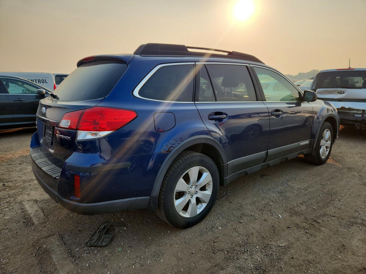 2010 Subaru Outback 2.5i Limited Blue vin: 4S4BRCKC1A3377200