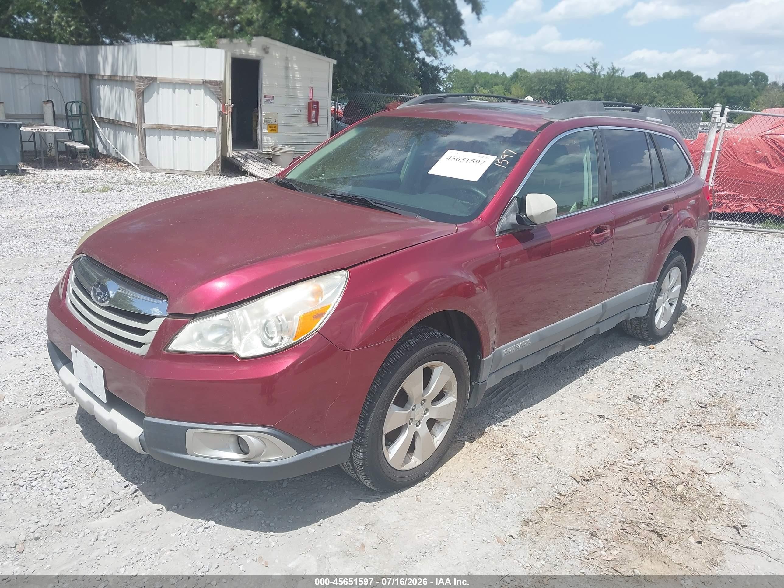 2011 Subaru Outback 2.5i Limited Burgundy vin: 4S4BRCKC1B3353755