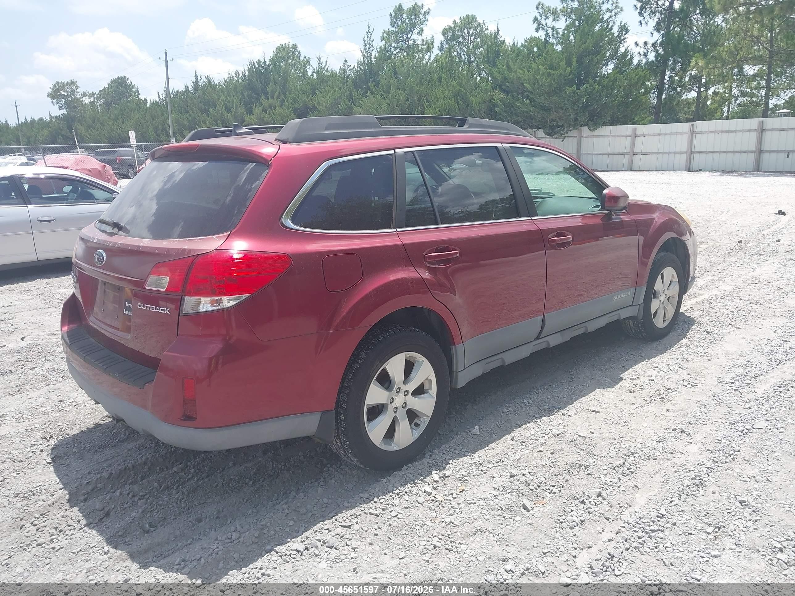 2011 Subaru Outback 2.5i Limited Burgundy vin: 4S4BRCKC1B3353755