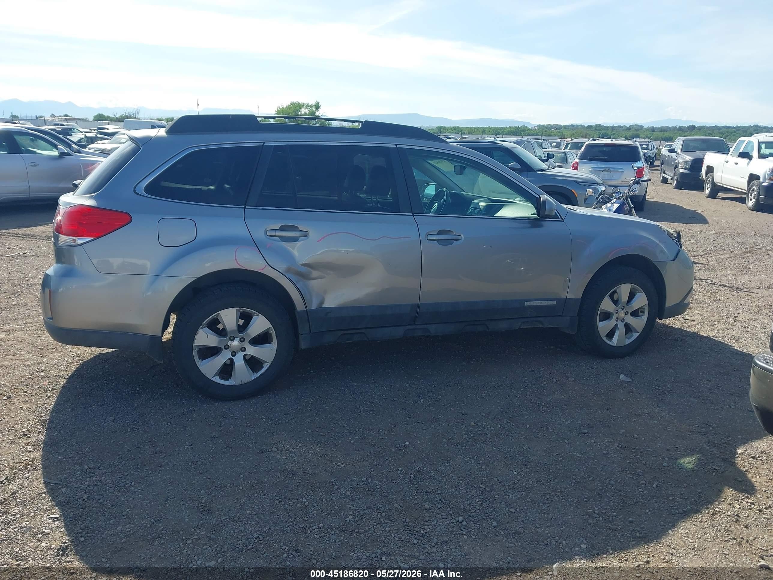 2011 Subaru Outback 2.5i Limited Silver vin: 4S4BRCKC1B3355103