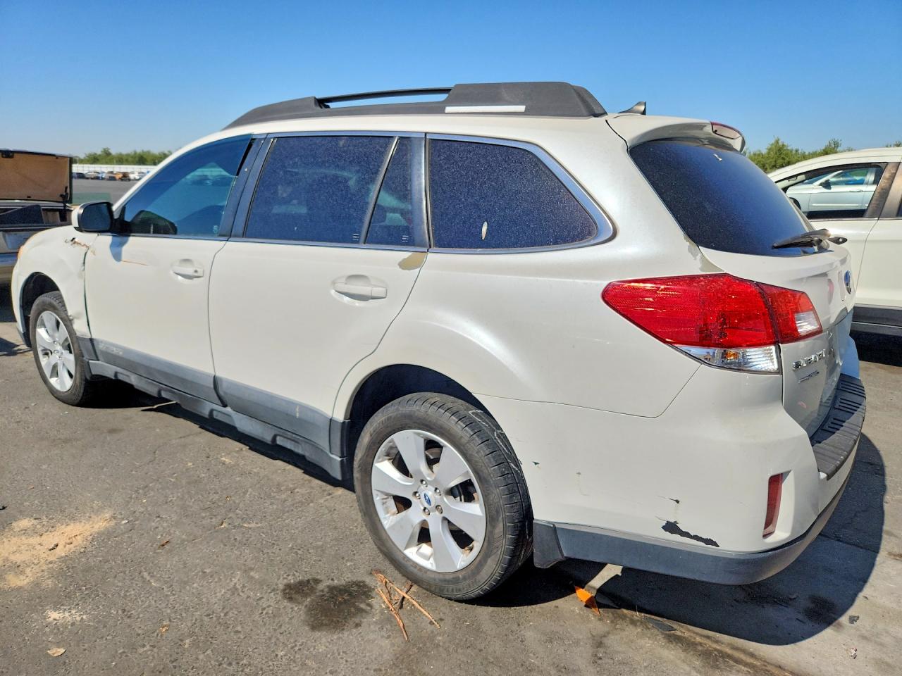 2012 Subaru Outback 2.5i Limited Белый vin: 4S4BRCKC1C3248246