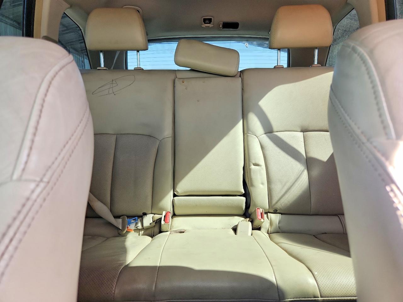 2012 Subaru Outback 2.5i Limited Белый vin: 4S4BRCKC1C3248246