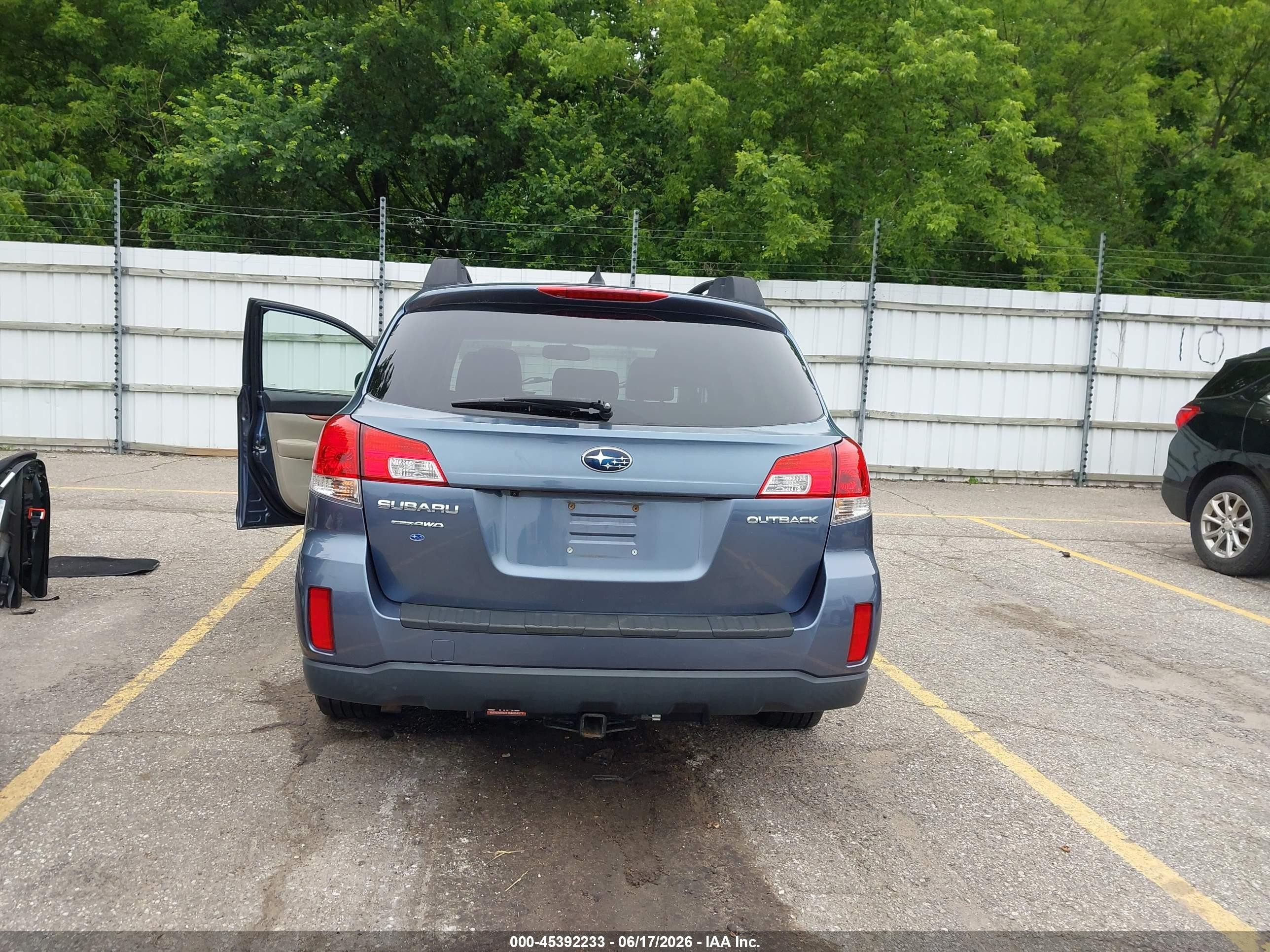 2013 Subaru Outback 2.5i Limited Blue vin: 4S4BRCKC1D3249107