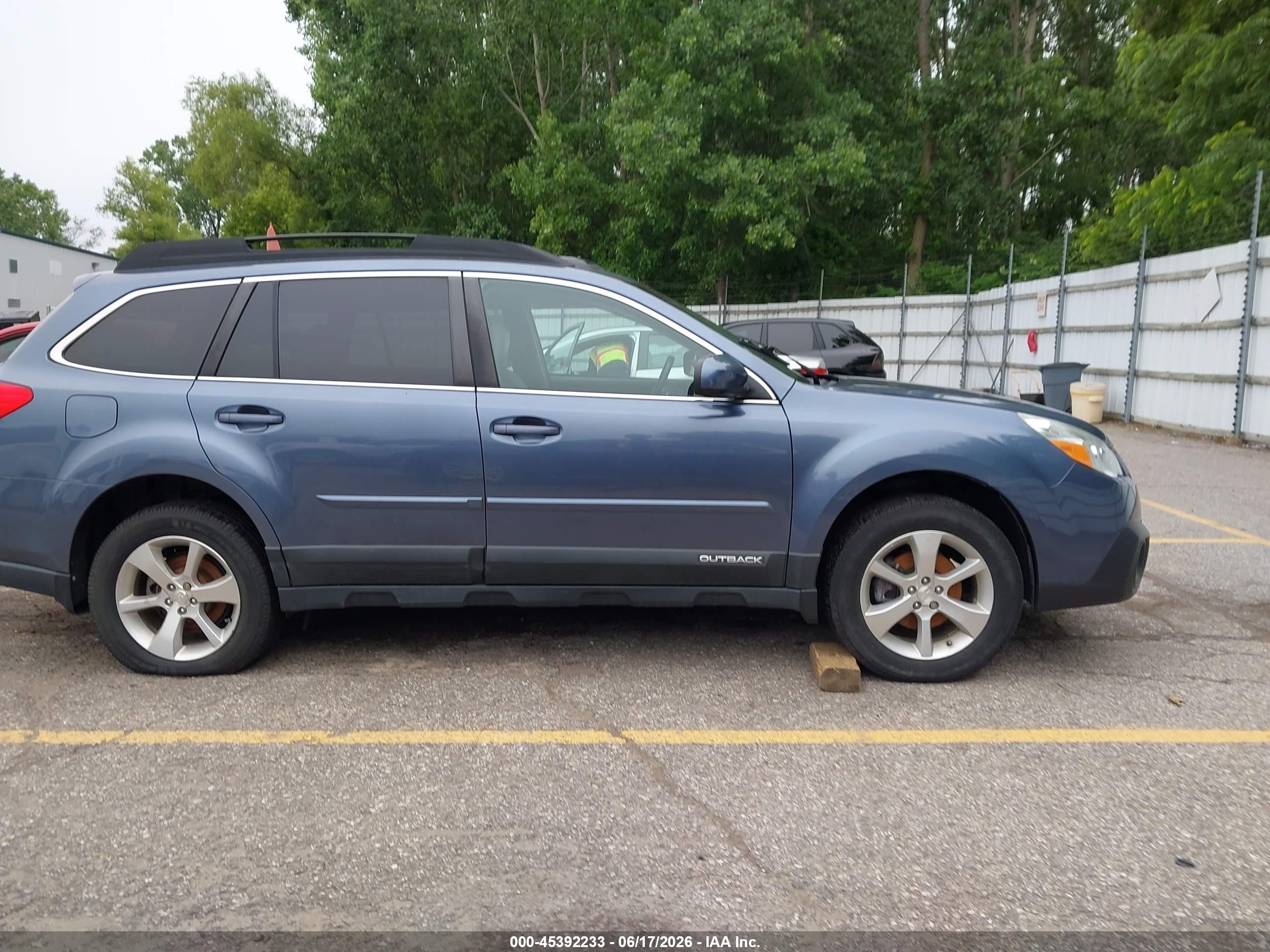 2013 Subaru Outback 2.5i Limited Blue vin: 4S4BRCKC1D3249107
