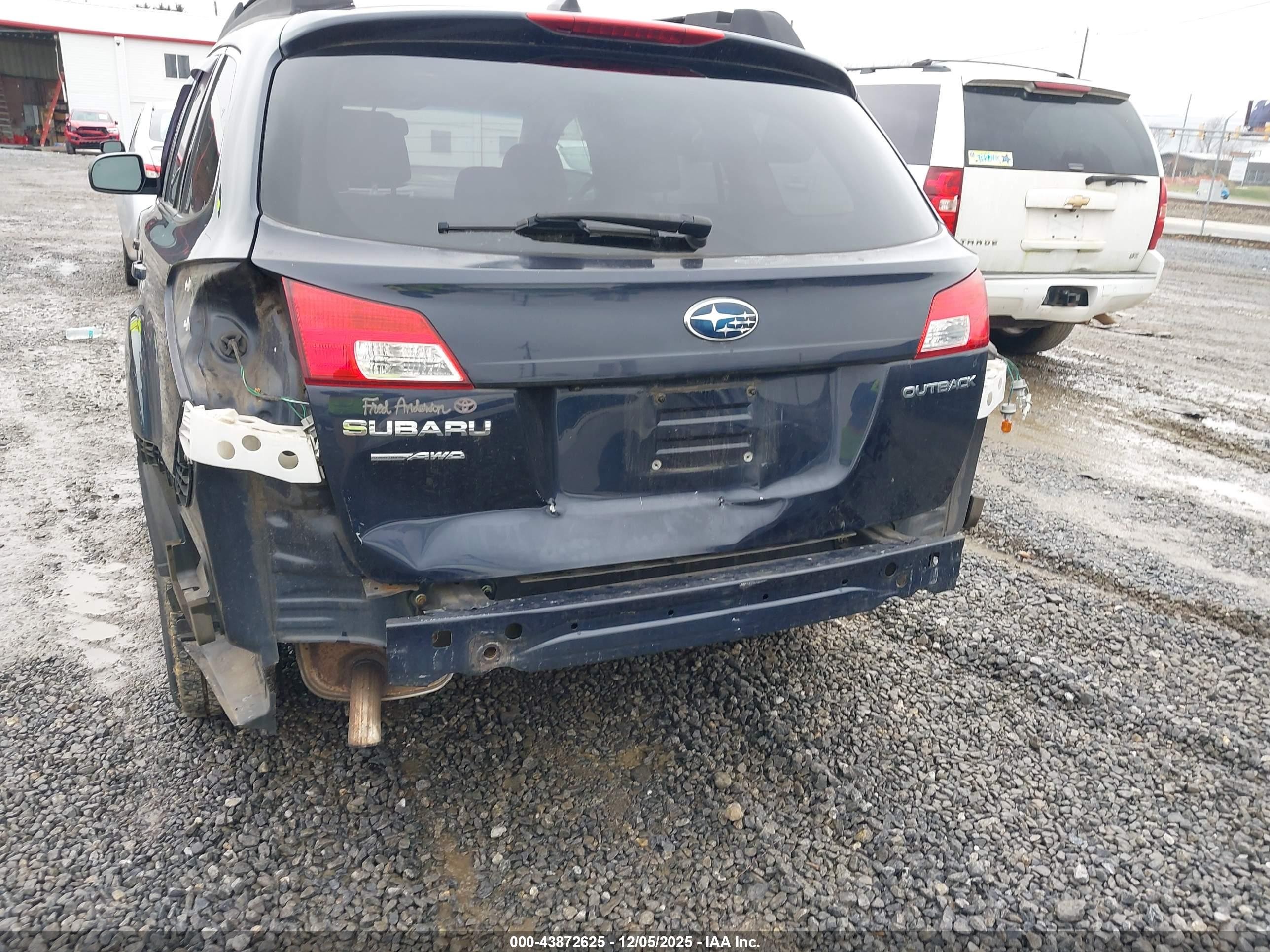 2013 Subaru Outback 2.5i Limited Blue vin: 4S4BRCKC1D3313730