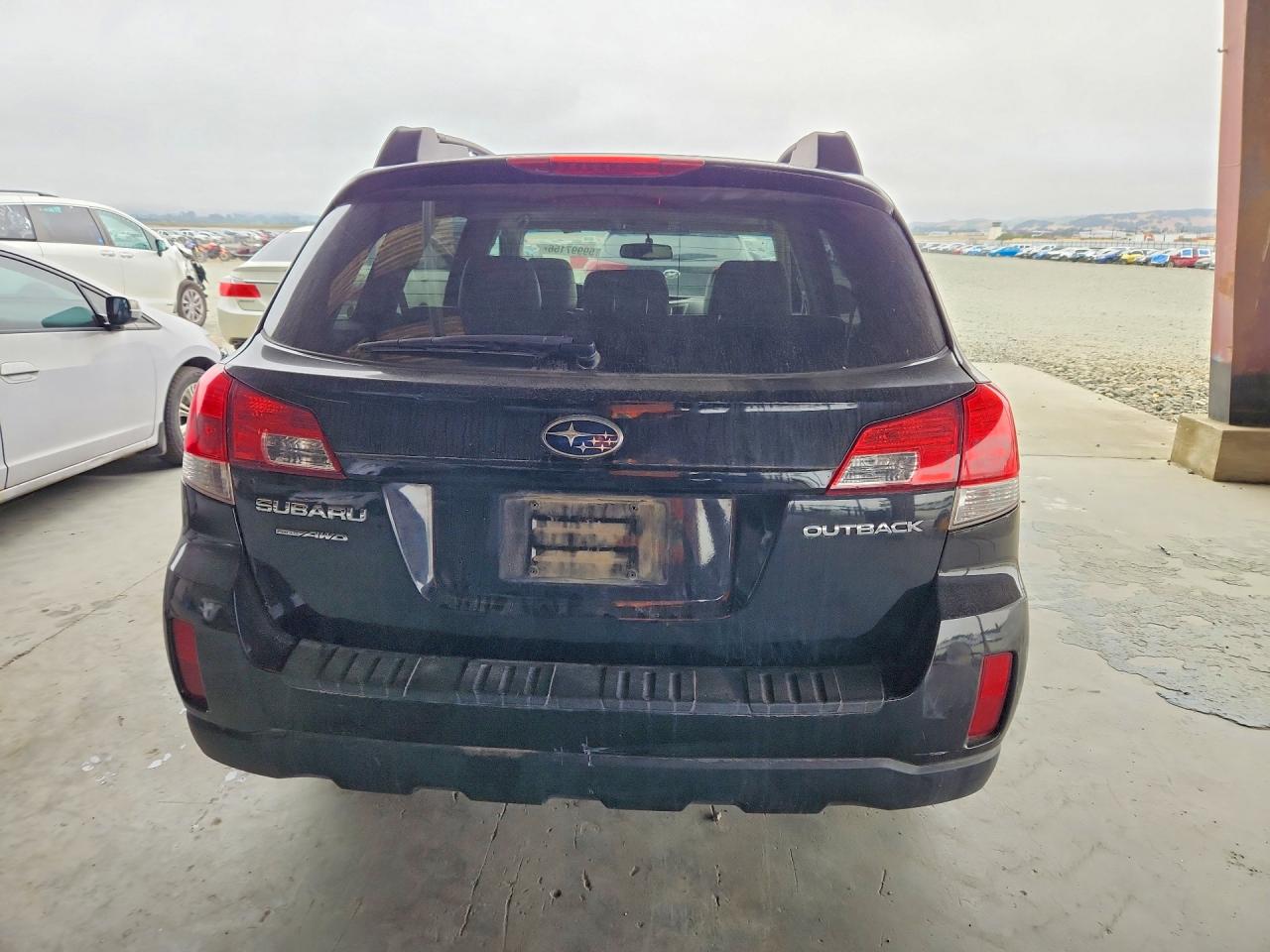 2010 Subaru Outback 2.5i Limited Black vin: 4S4BRCKC2A3325719
