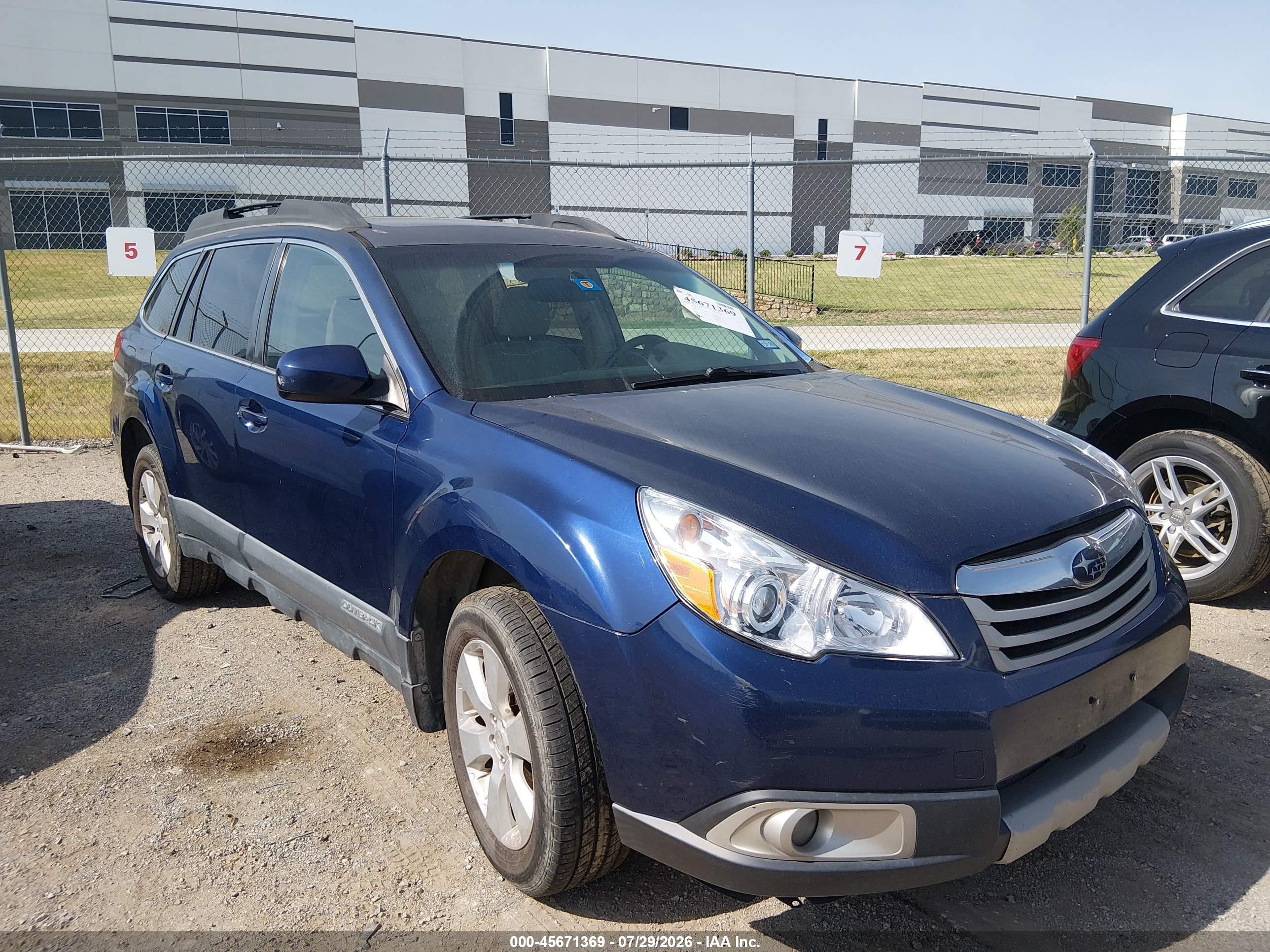 2010 Subaru Outback 2.5i Limited Синий vin: 4S4BRCKC2A3354587