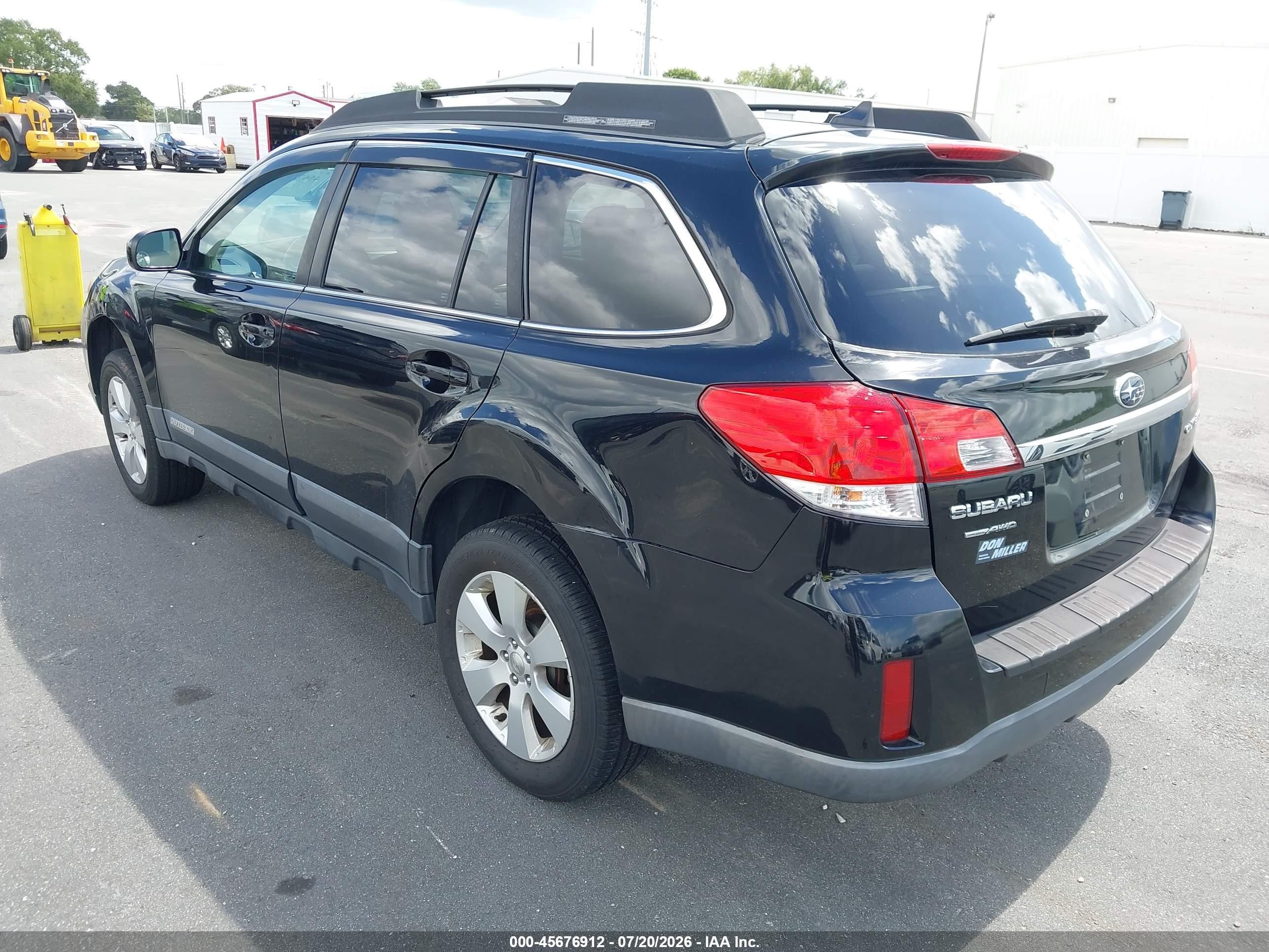 2011 Subaru Outback 2.5i Limited Black vin: 4S4BRCKC2B3352226