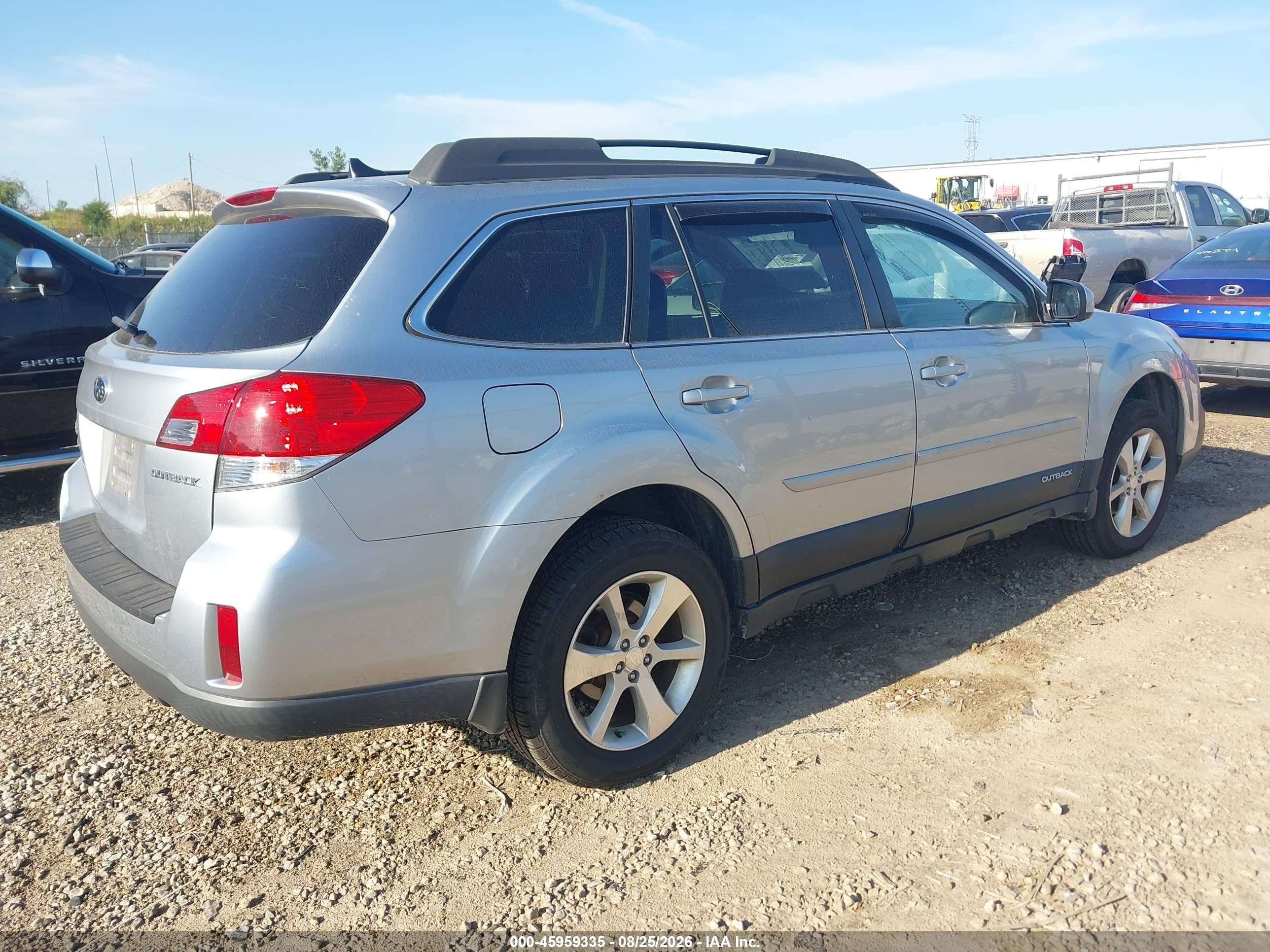 2013 Subaru Outback 2.5i Limited Silver vin: 4S4BRCKC2D3216231