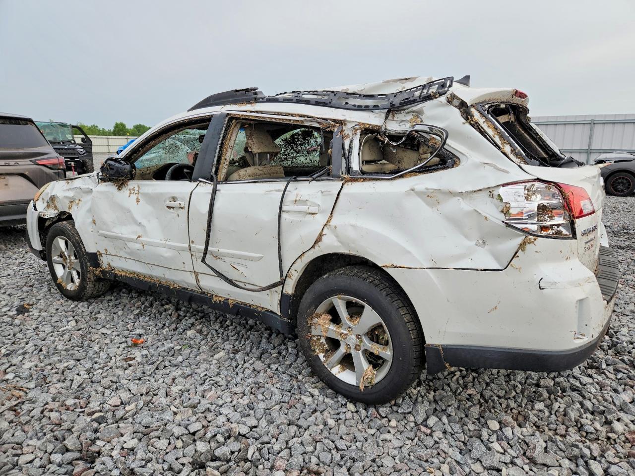 2013 Subaru Outback 2.5i Limited Белый vin: 4S4BRCKC2D3224605