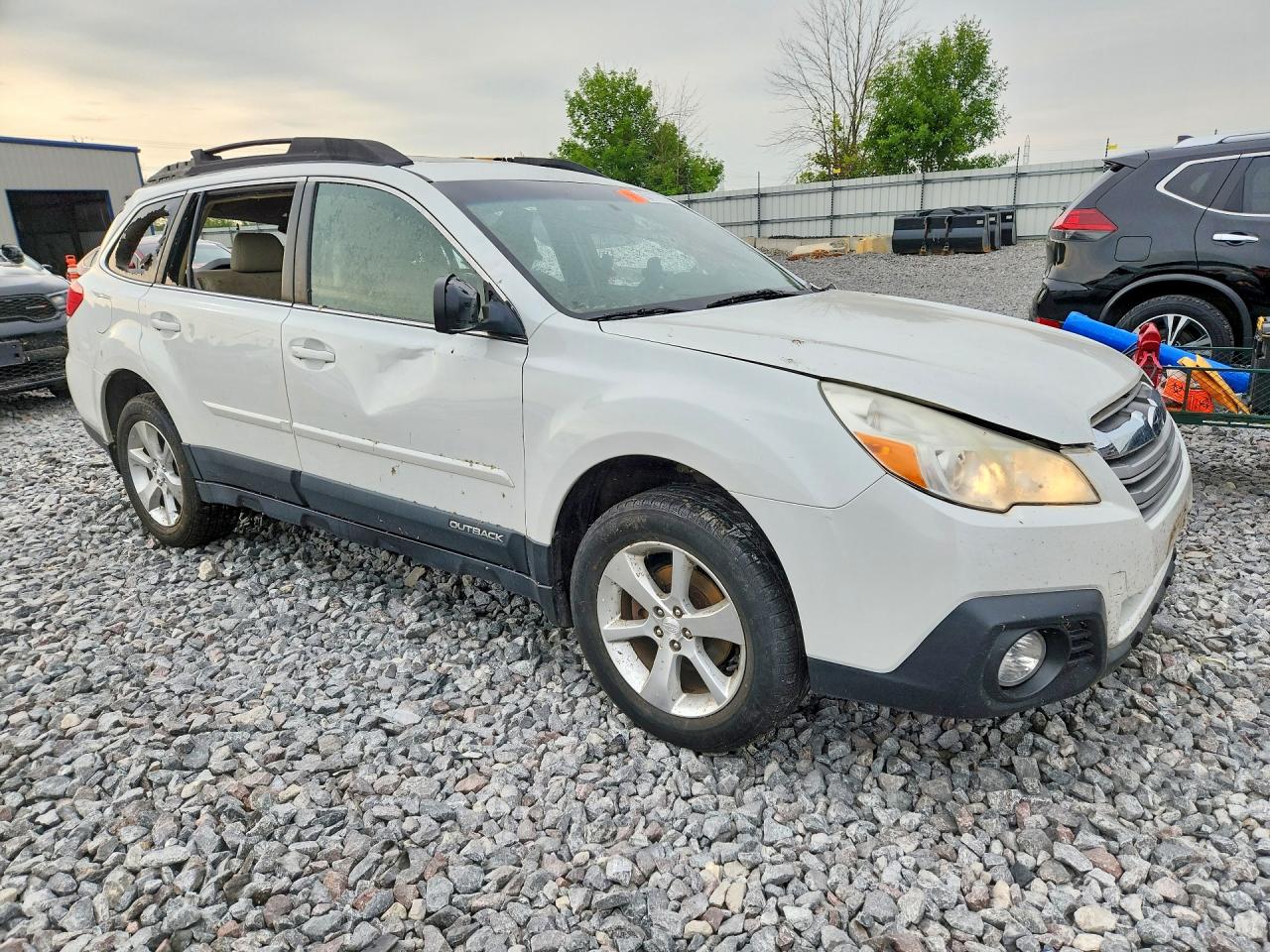 2013 Subaru Outback 2.5i Limited Белый vin: 4S4BRCKC2D3224605