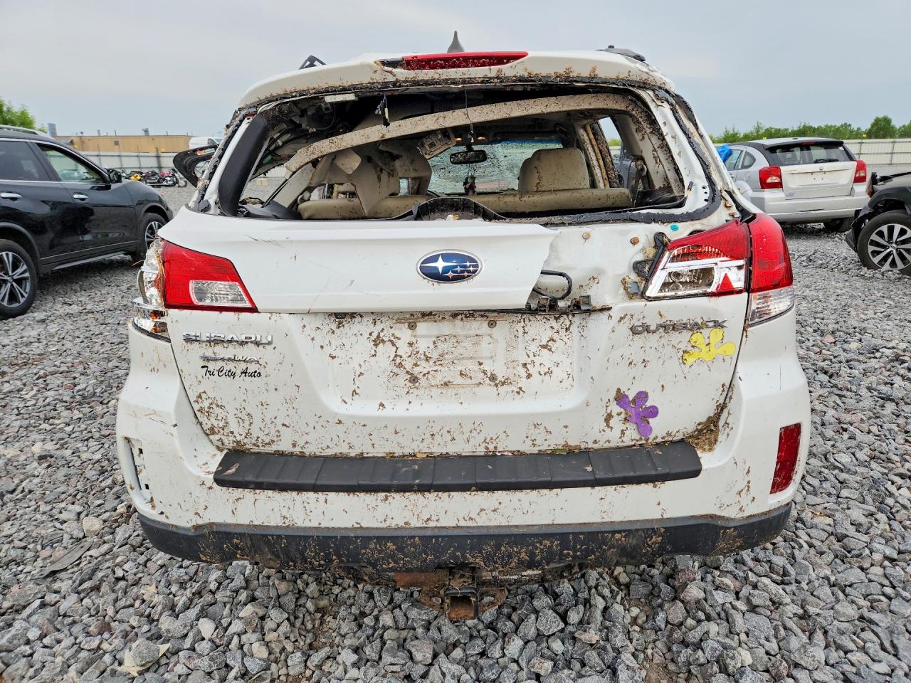 2013 Subaru Outback 2.5i Limited Белый vin: 4S4BRCKC2D3224605
