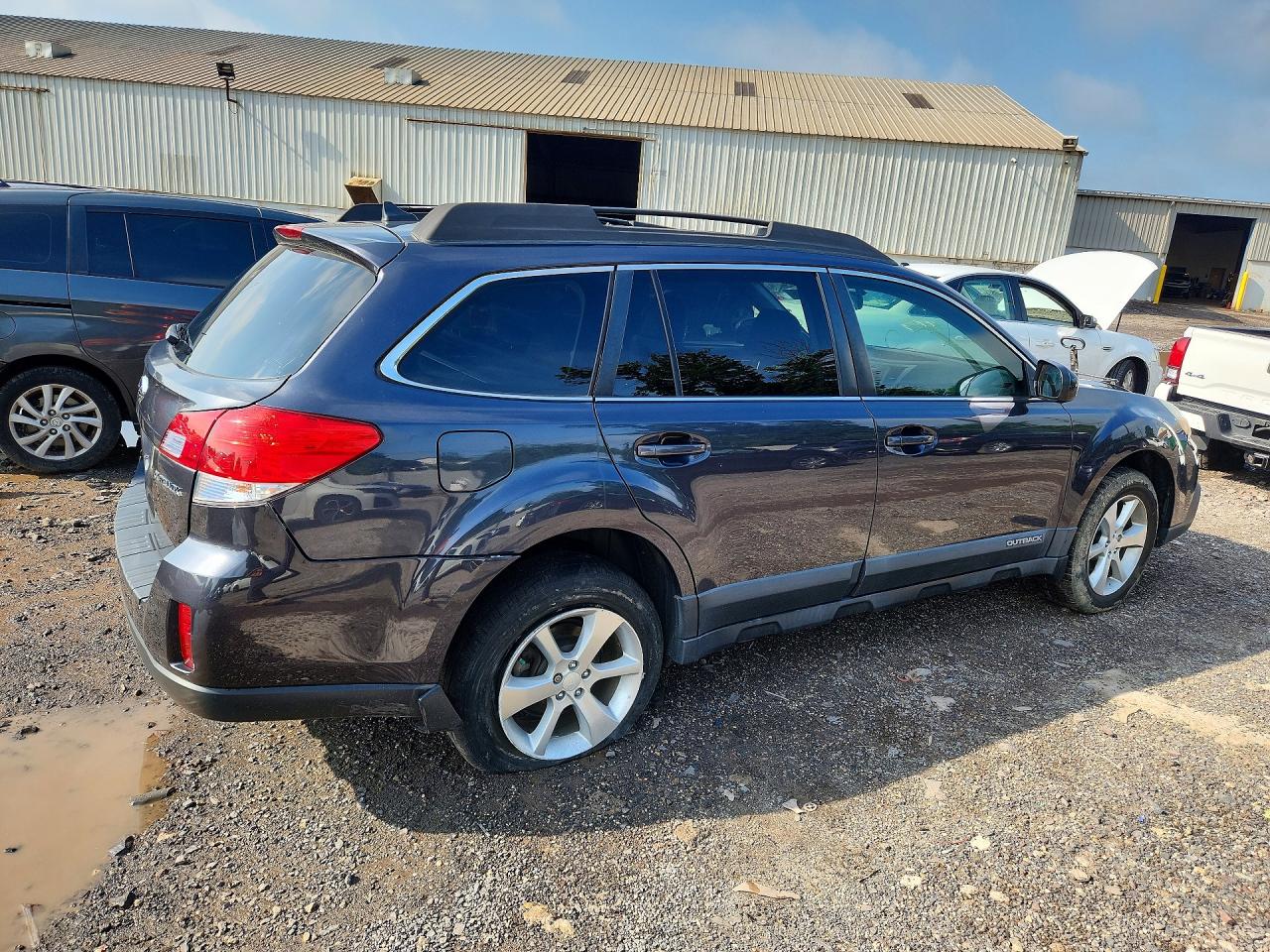 2013 Subaru Outback 2.5i Limited Gray vin: 4S4BRCKC2D3295626