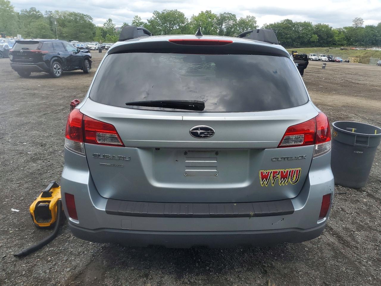 2013 Subaru Outback 2.5i Limited Silver vin: 4S4BRCKC2D3308830