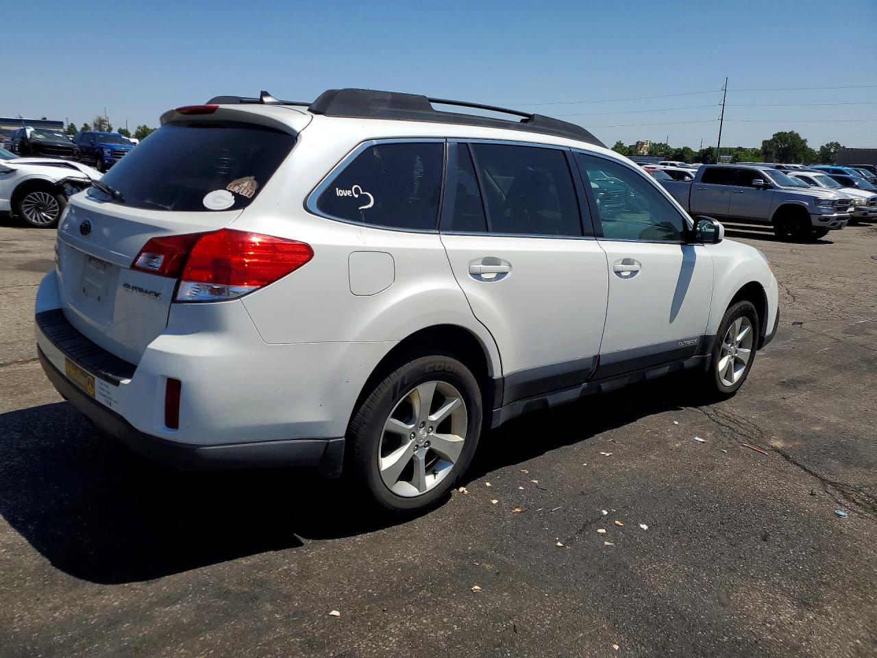 2013 Subaru Outback 2.5i Limited White vin: 4S4BRCKC2D3311100