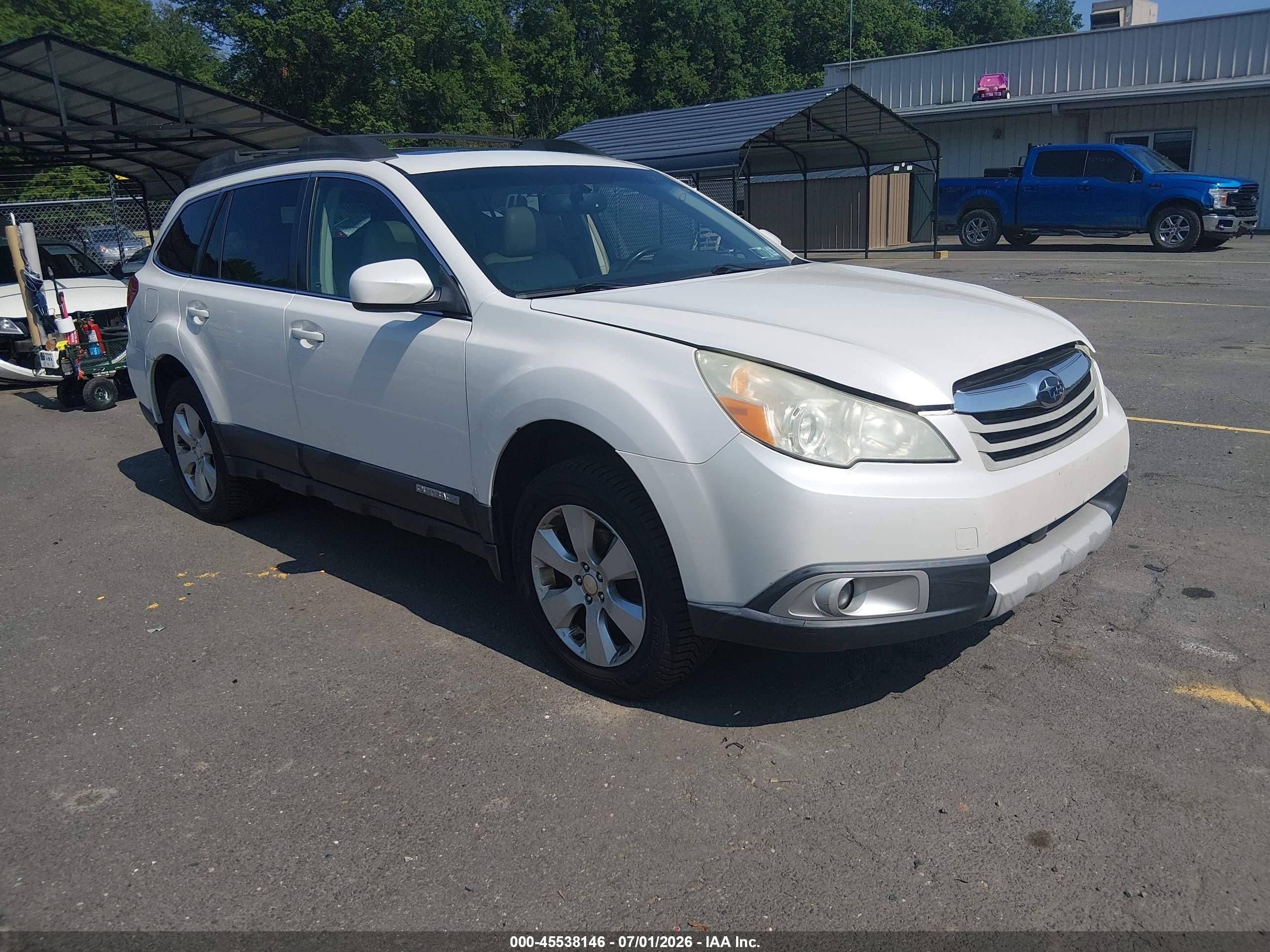 2011 Subaru Outback 2.5i Limited White vin: 4S4BRCKC3B3368743