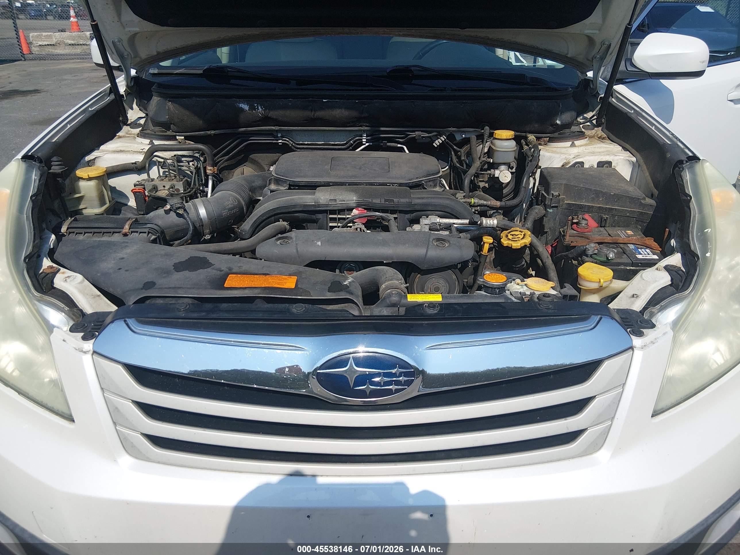 2011 Subaru Outback 2.5i Limited White vin: 4S4BRCKC3B3368743