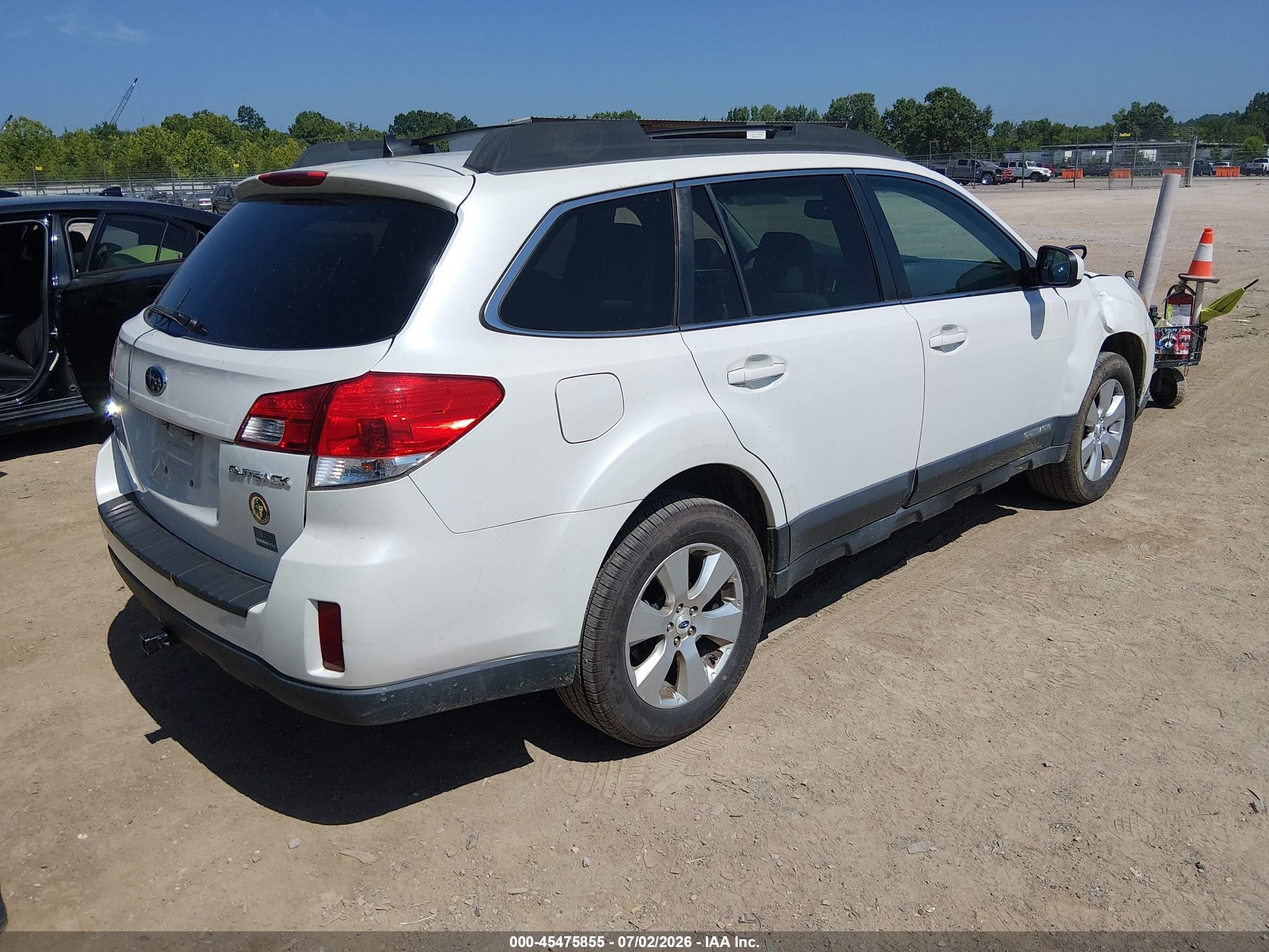 2012 Subaru Outback 2.5i Limited White vin: 4S4BRCKC3C3201428