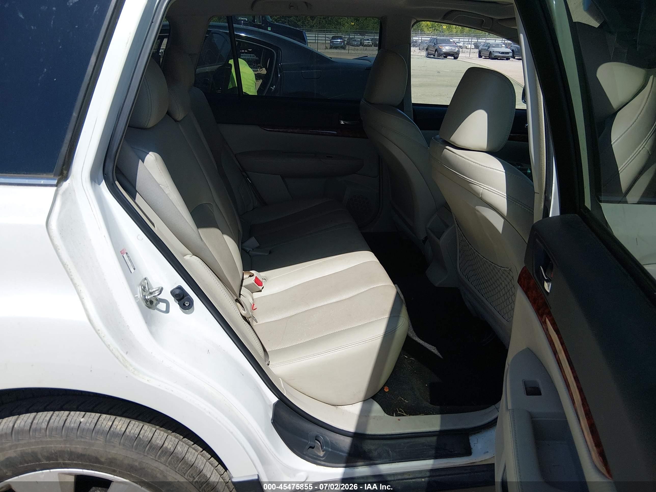 2012 Subaru Outback 2.5i Limited White vin: 4S4BRCKC3C3201428