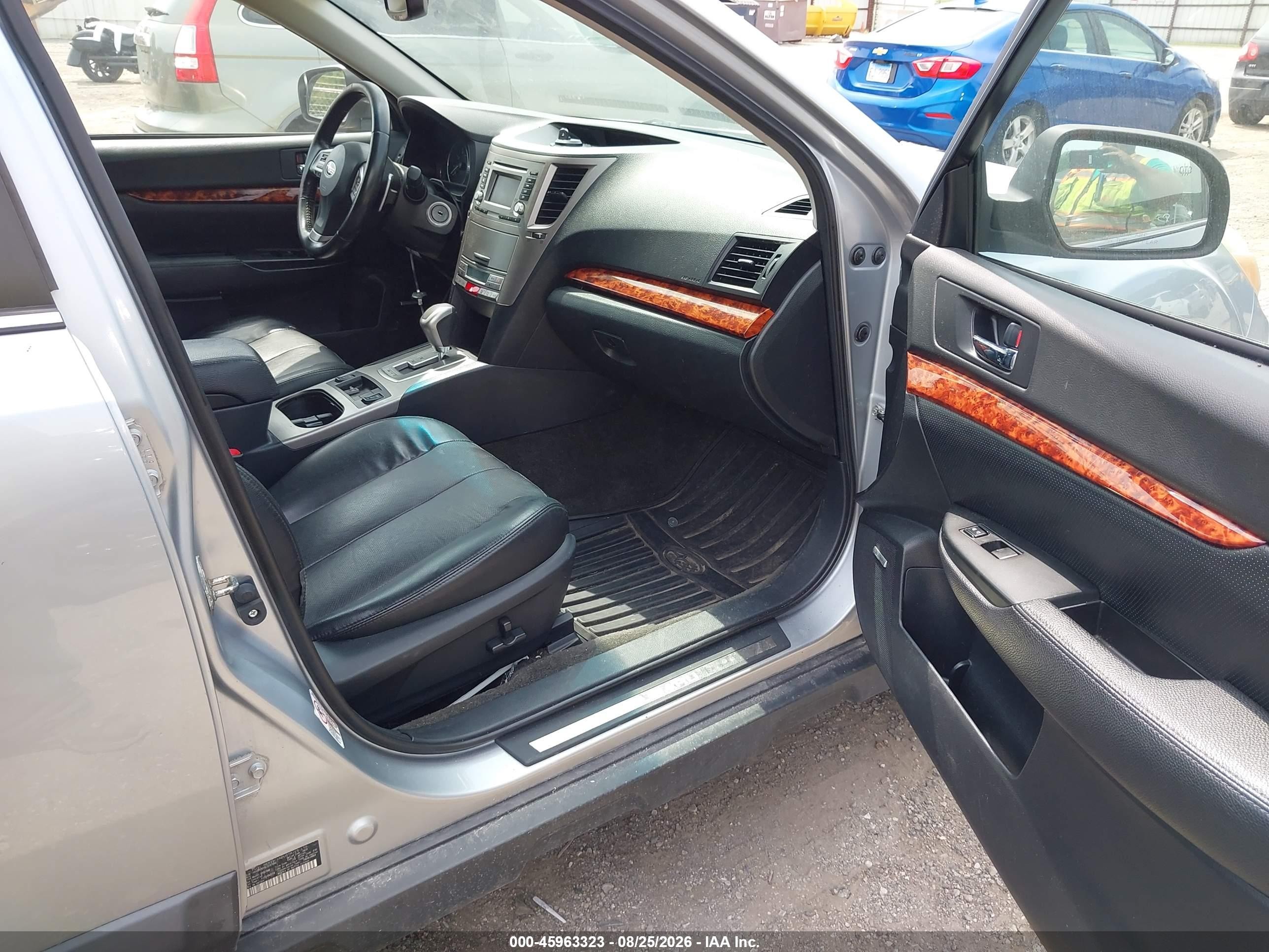 2012 Subaru Outback 2.5i Limited Silver vin: 4S4BRCKC3C3237880