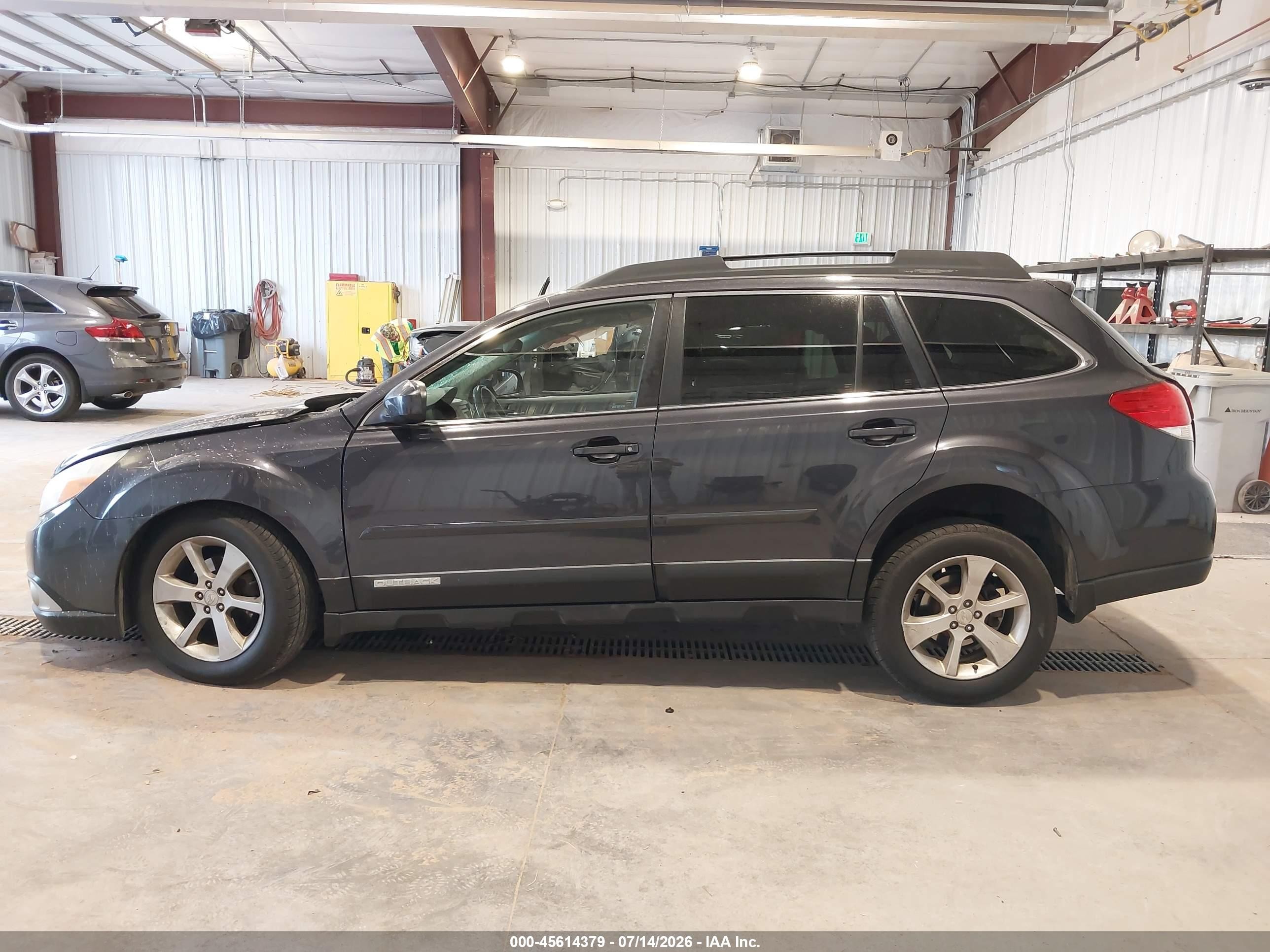 2012 Subaru Outback 2.5i Limited Gray vin: 4S4BRCKC3C3252458