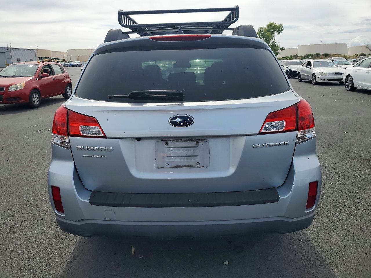 2013 Subaru Outback 2.5i Limited Silver vin: 4S4BRCKC3D3231532