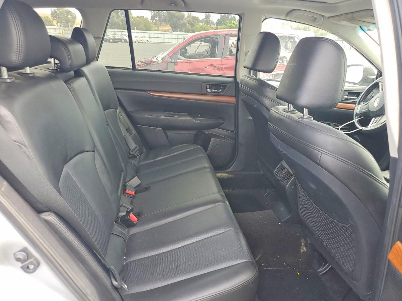 2013 Subaru Outback 2.5i Limited Silver vin: 4S4BRCKC3D3231532