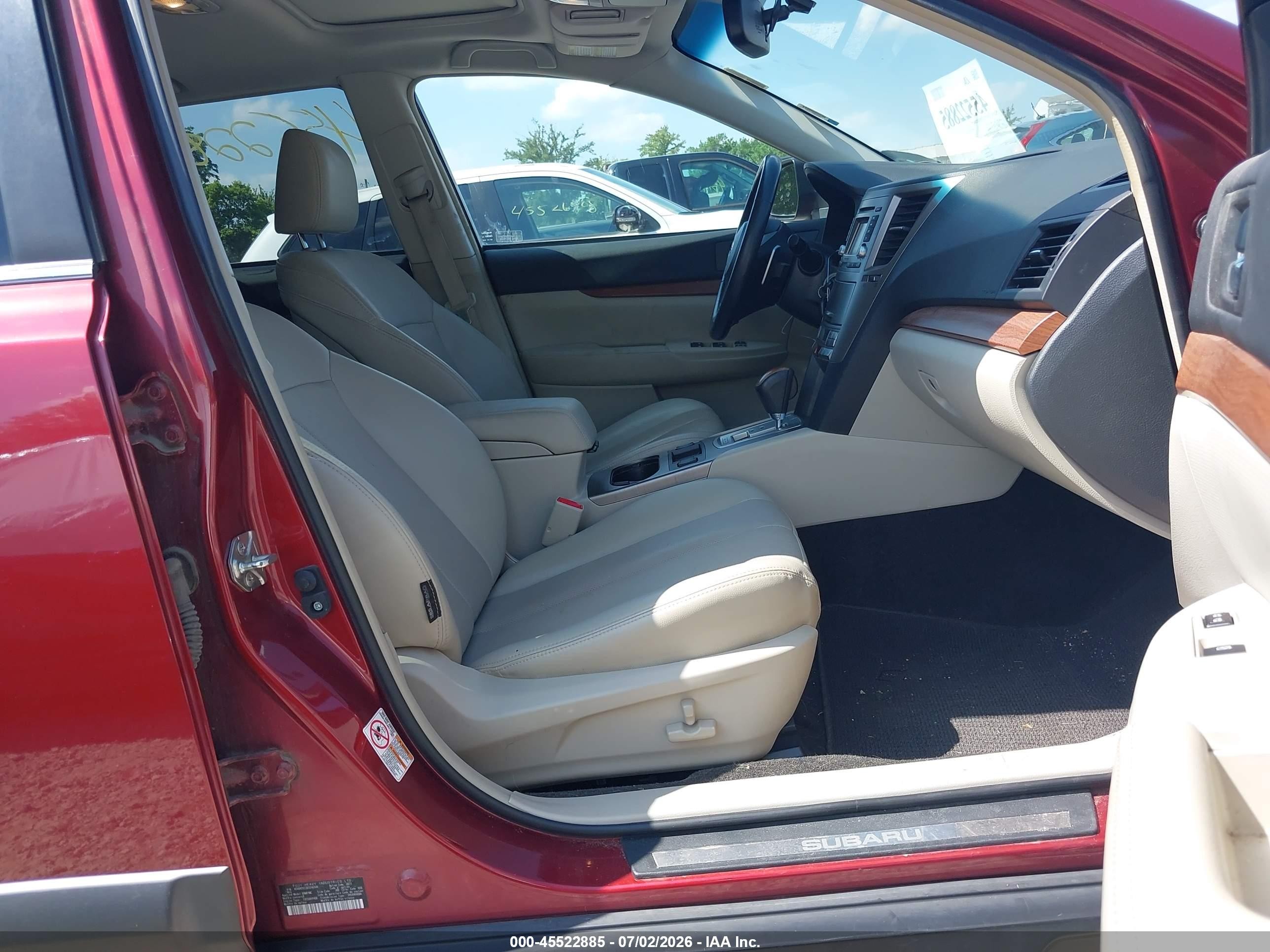 2013 Subaru Outback 2.5i Limited Red vin: 4S4BRCKC3D3246340