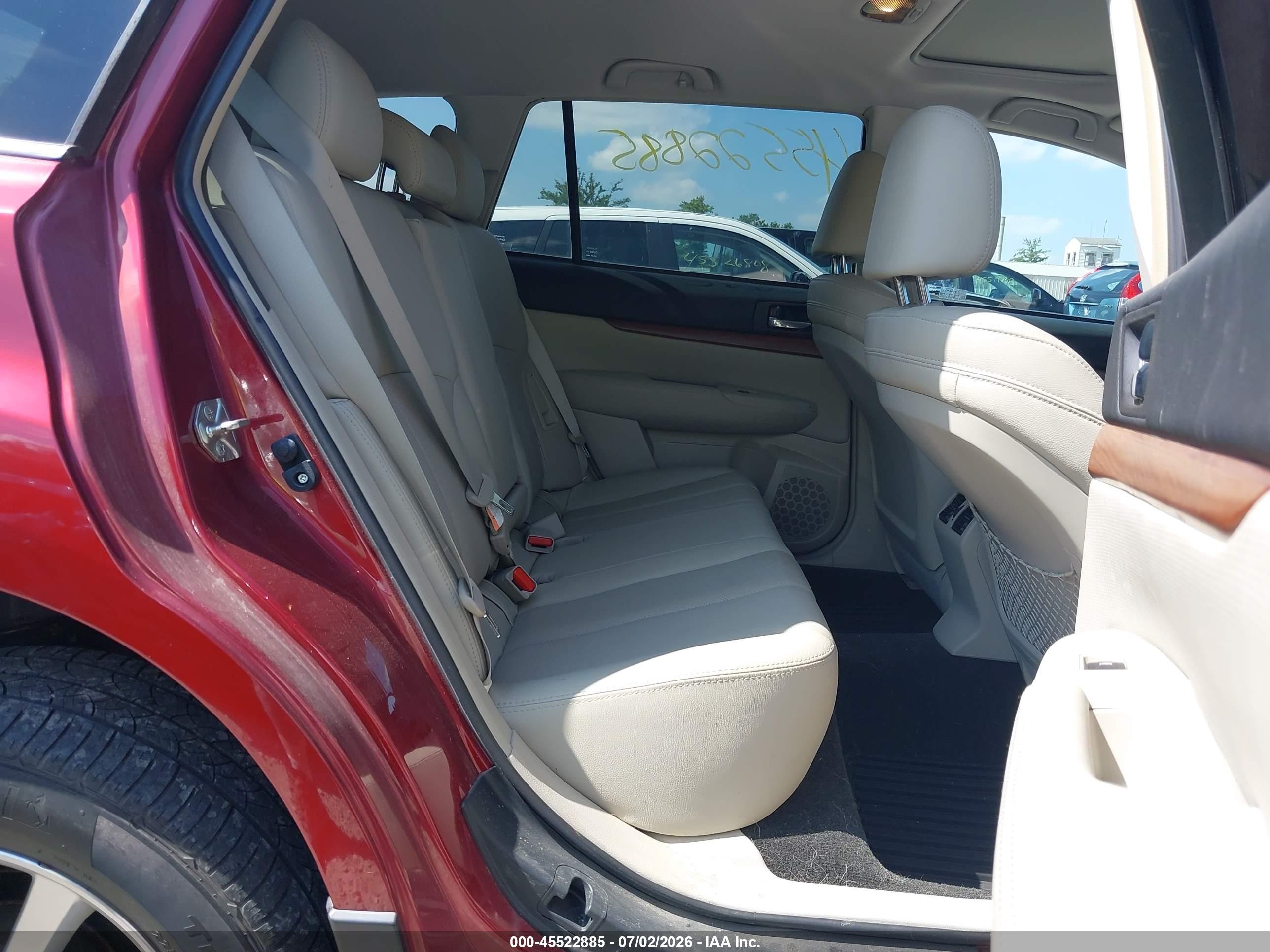 2013 Subaru Outback 2.5i Limited Red vin: 4S4BRCKC3D3246340