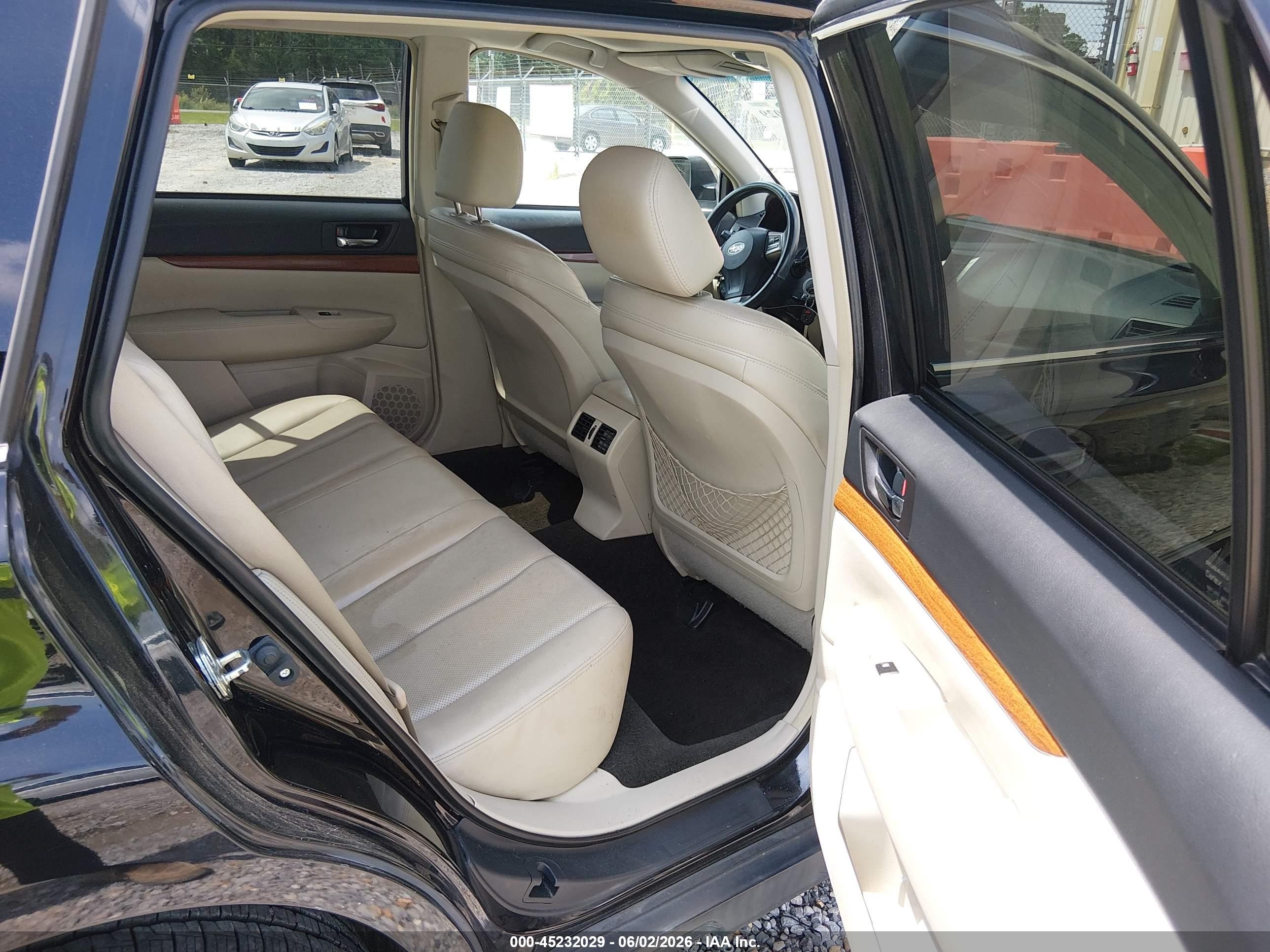 2013 Subaru Outback 2.5i Limited Black vin: 4S4BRCKC3D3277992