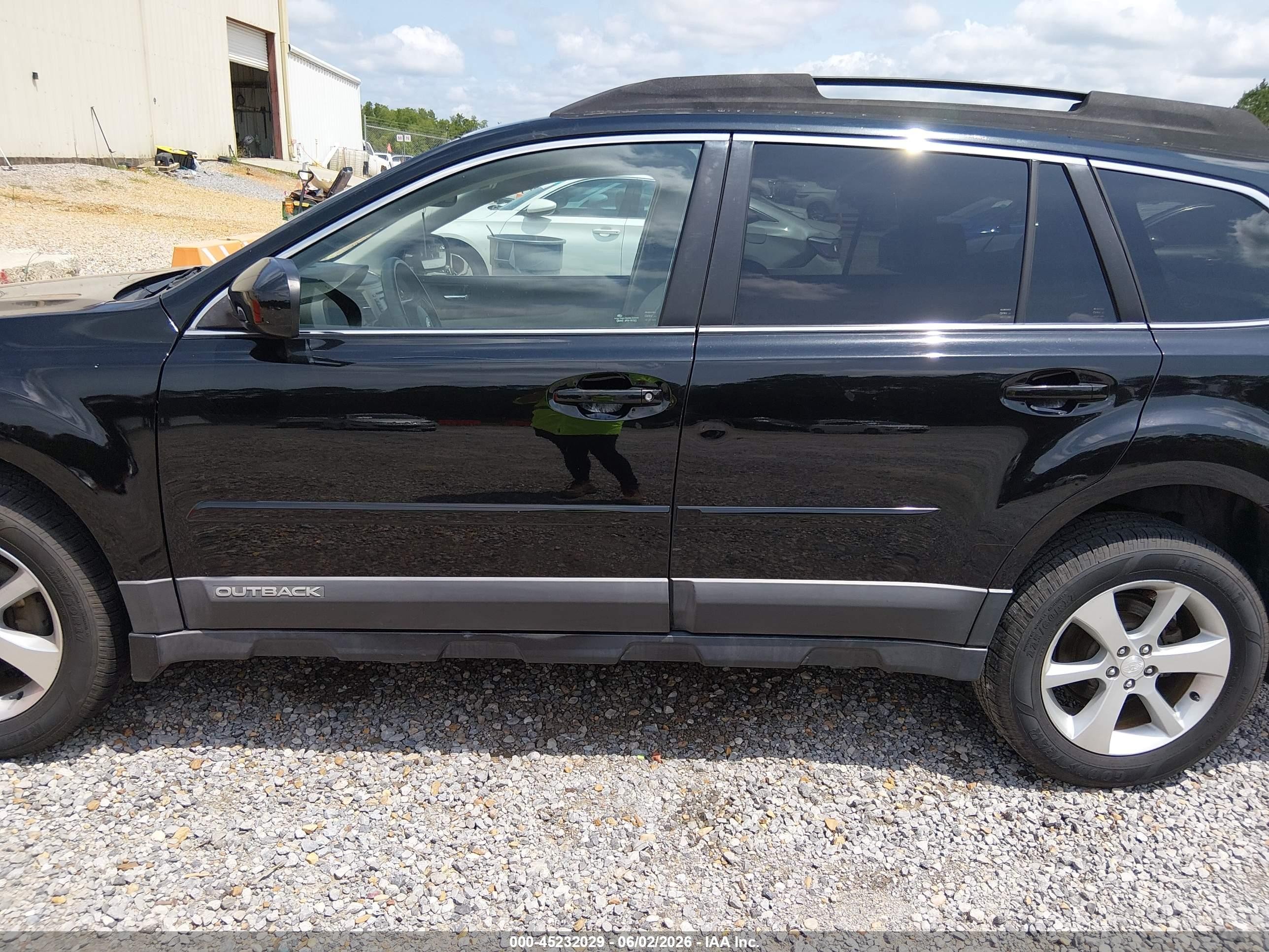 2013 Subaru Outback 2.5i Limited Black vin: 4S4BRCKC3D3277992