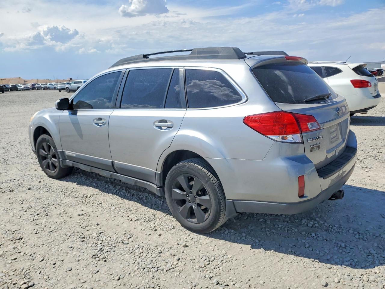 2010 Subaru Outback 2.5i Limited Silver vin: 4S4BRCKC4A3345860
