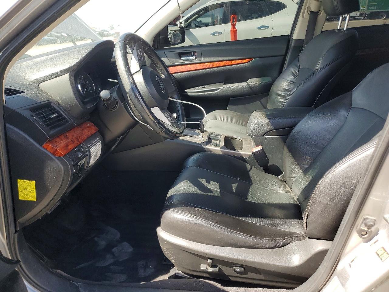 2010 Subaru Outback 2.5i Limited Silver vin: 4S4BRCKC4A3345860