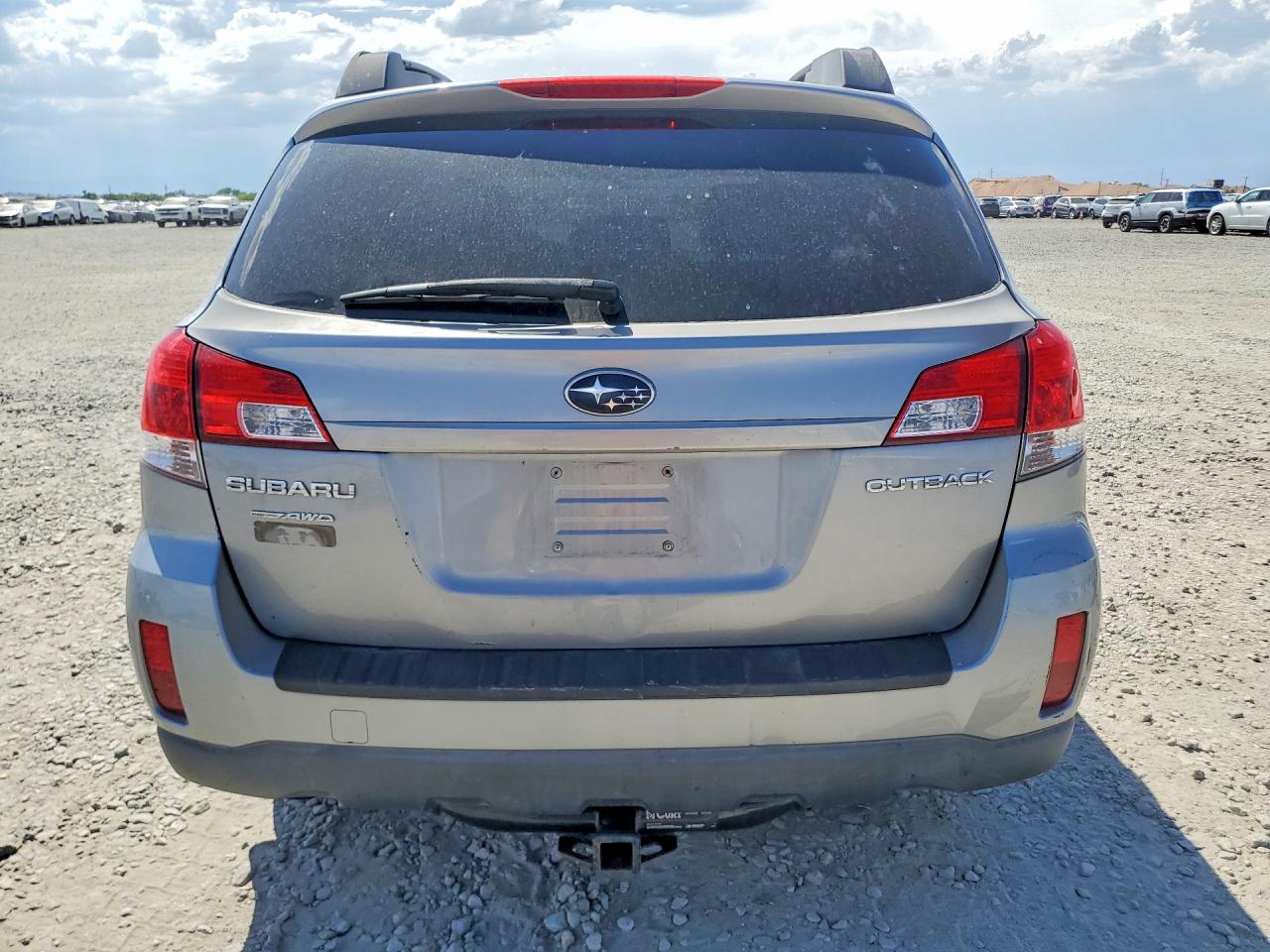 2010 Subaru Outback 2.5i Limited Silver vin: 4S4BRCKC4A3345860