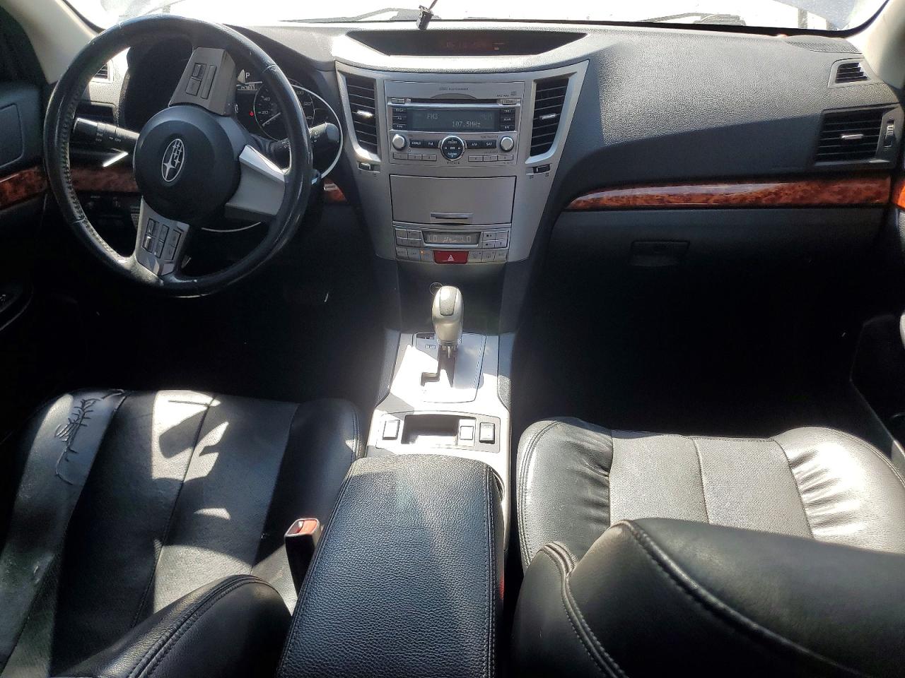 2010 Subaru Outback 2.5i Limited Silver vin: 4S4BRCKC4A3345860