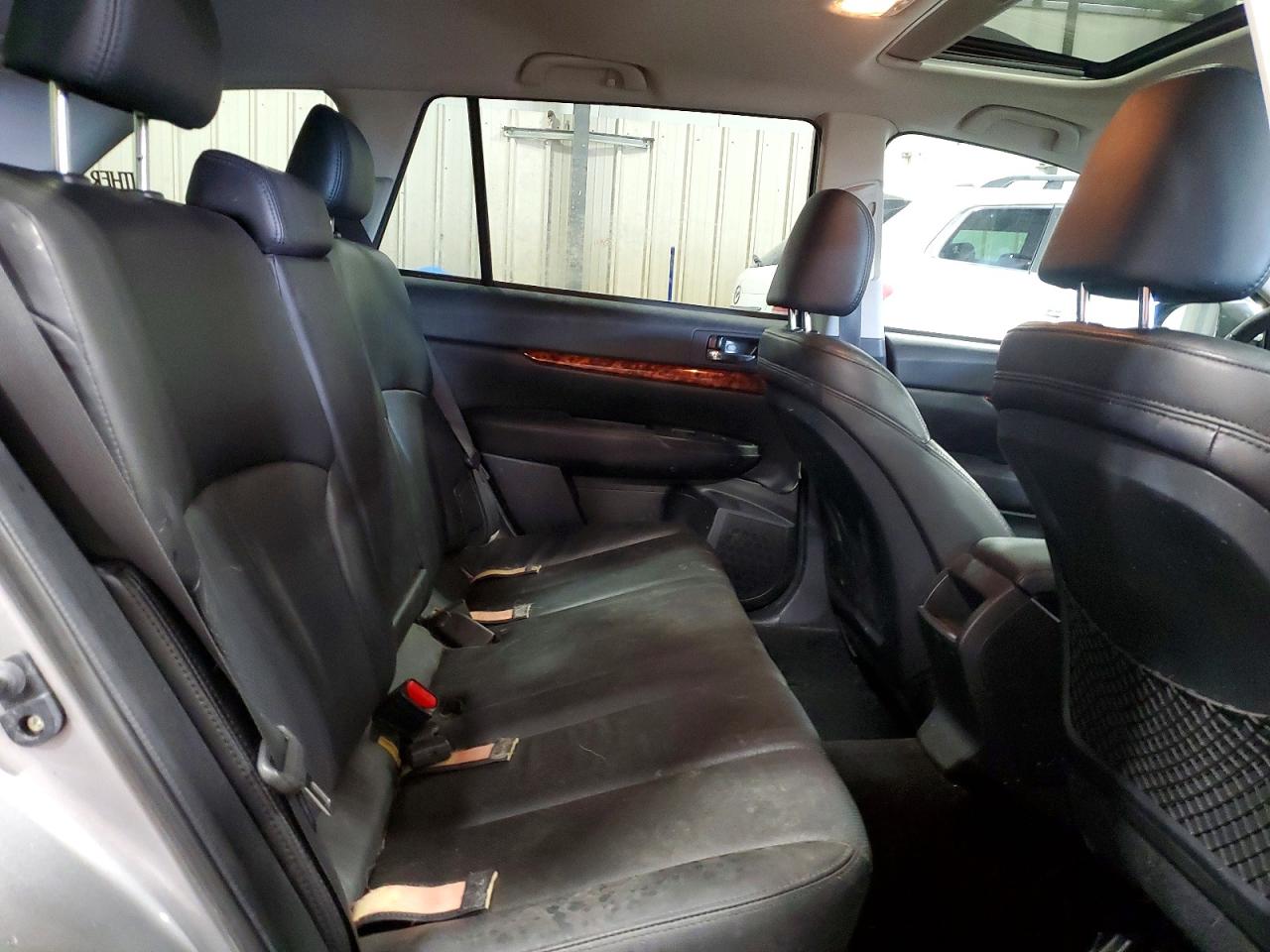 2011 Subaru Outback 2.5i Limited Silver vin: 4S4BRCKC4B3345584
