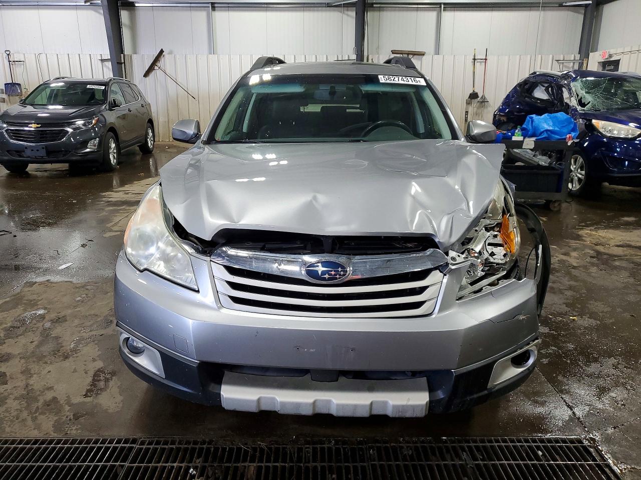 2011 Subaru Outback 2.5i Limited Silver vin: 4S4BRCKC4B3345584