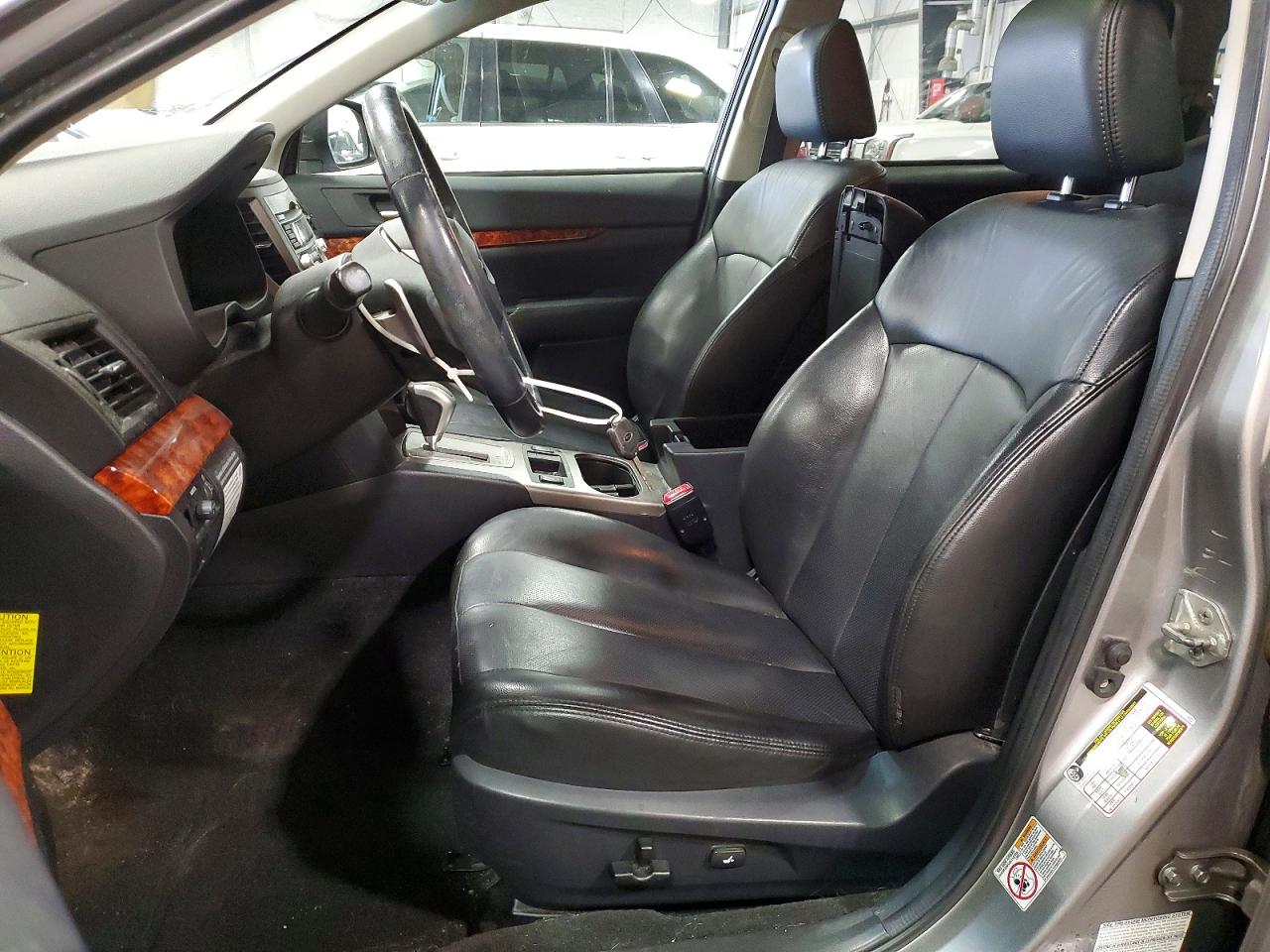 2011 Subaru Outback 2.5i Limited Silver vin: 4S4BRCKC4B3345584