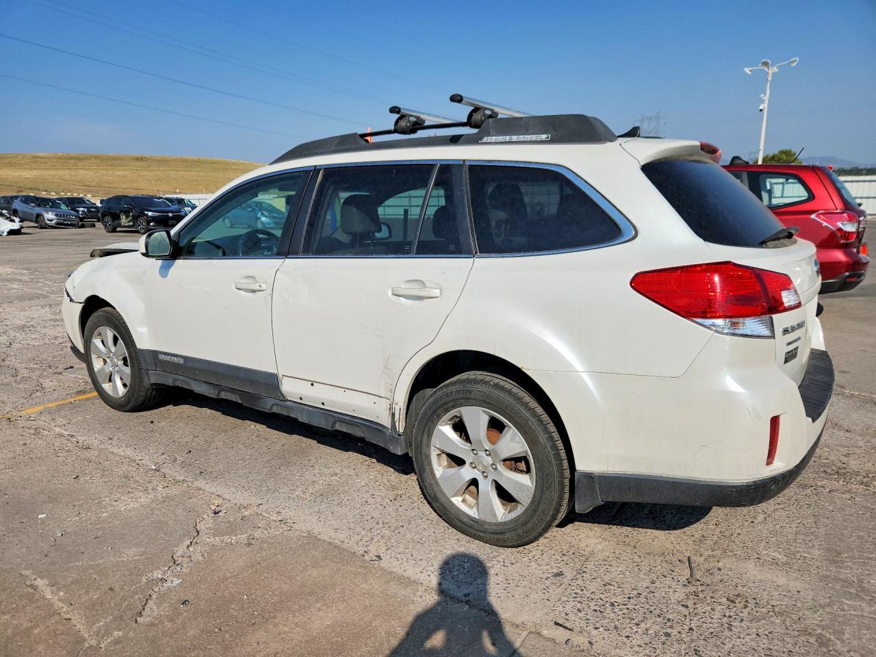 2011 Subaru Outback 2.5i Limited Белый vin: 4S4BRCKC4B3350316