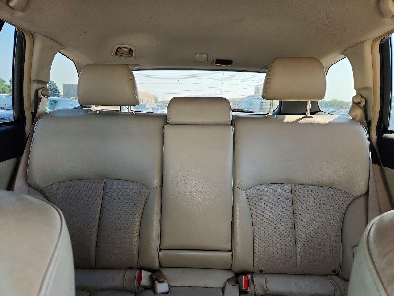 2011 Subaru Outback 2.5i Limited Белый vin: 4S4BRCKC4B3350316