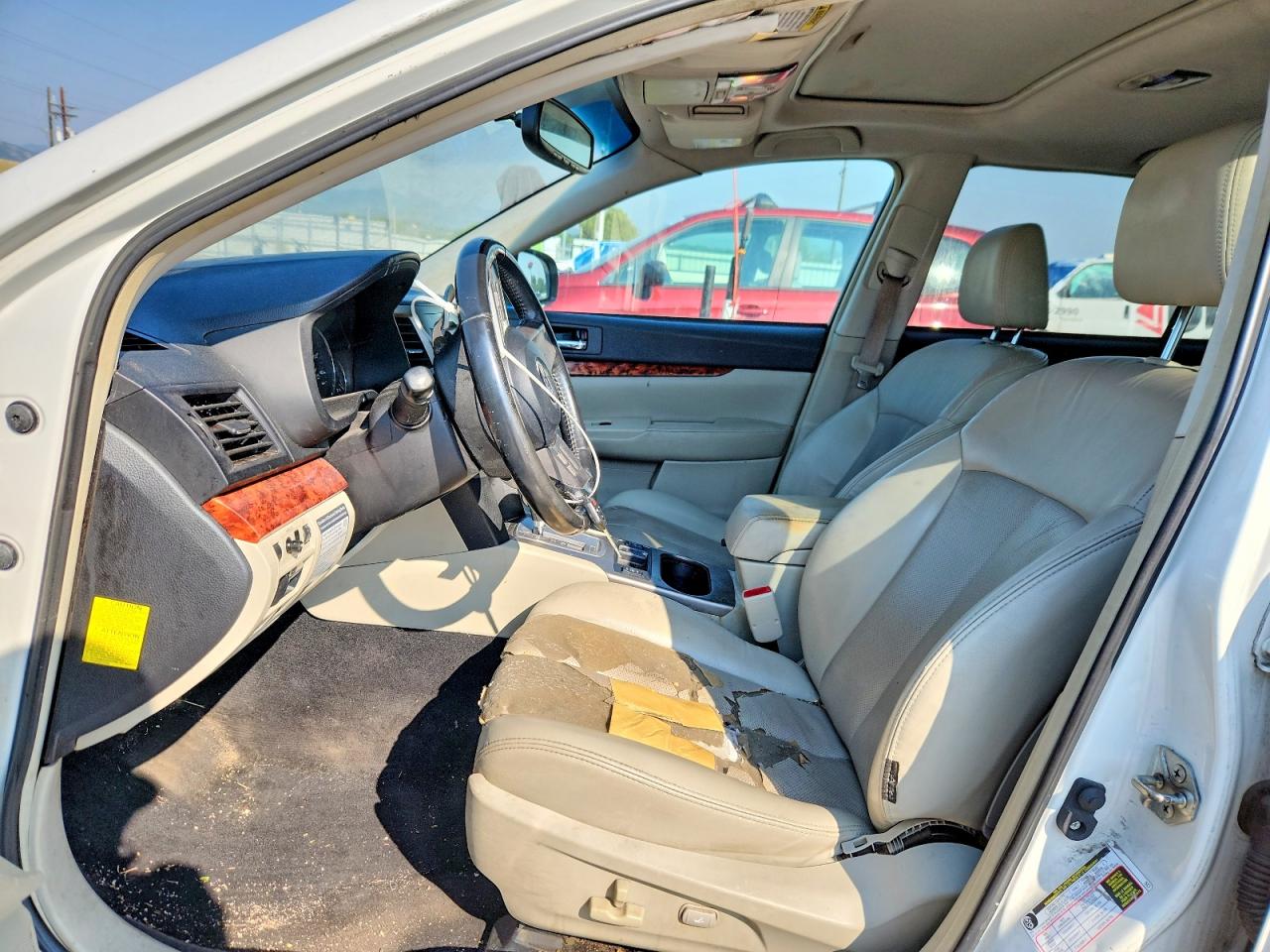 2011 Subaru Outback 2.5i Limited Белый vin: 4S4BRCKC4B3350316