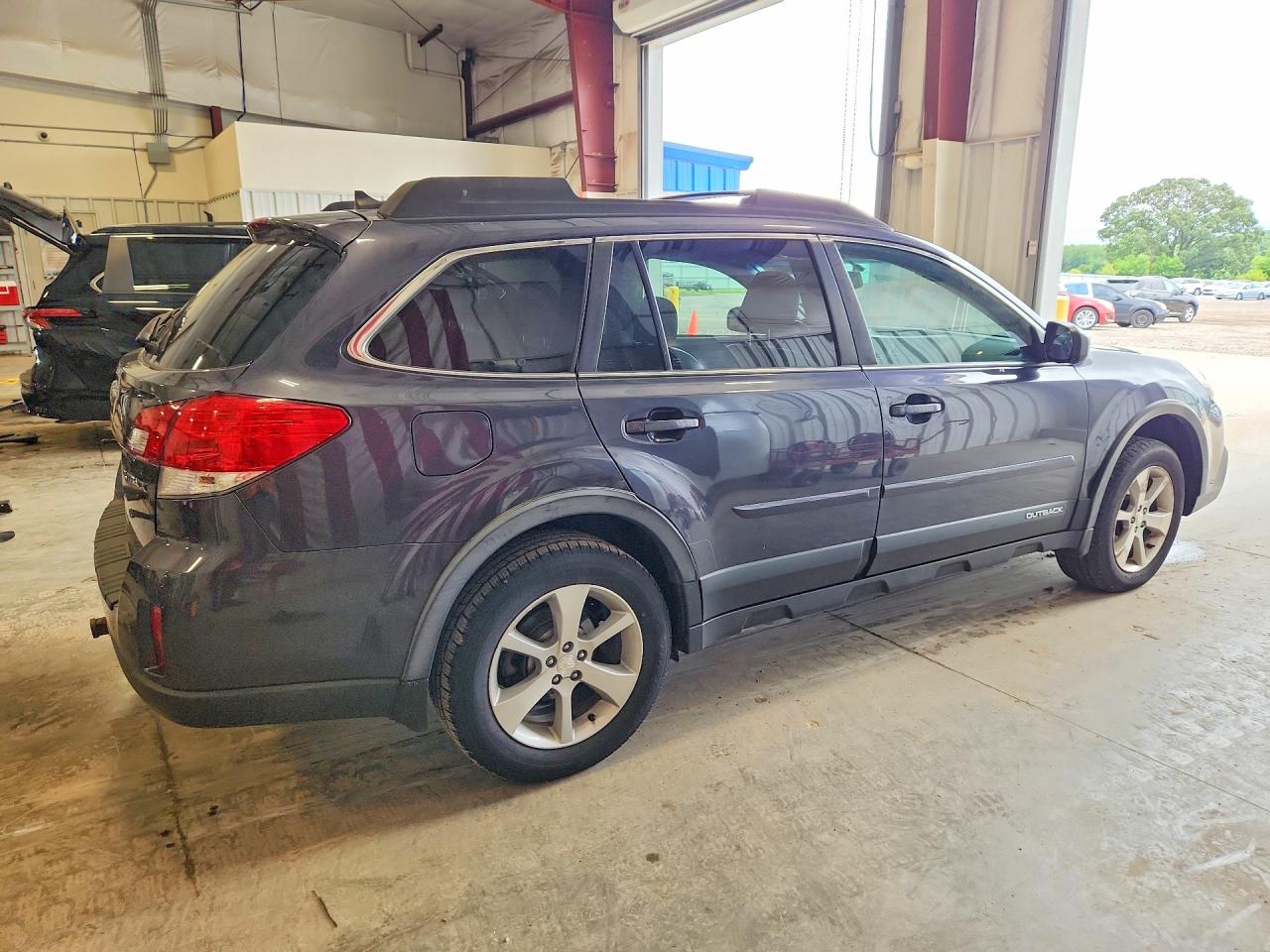 2013 Subaru Outback 2.5i Limited Charcoal vin: 4S4BRCKC4D3286362