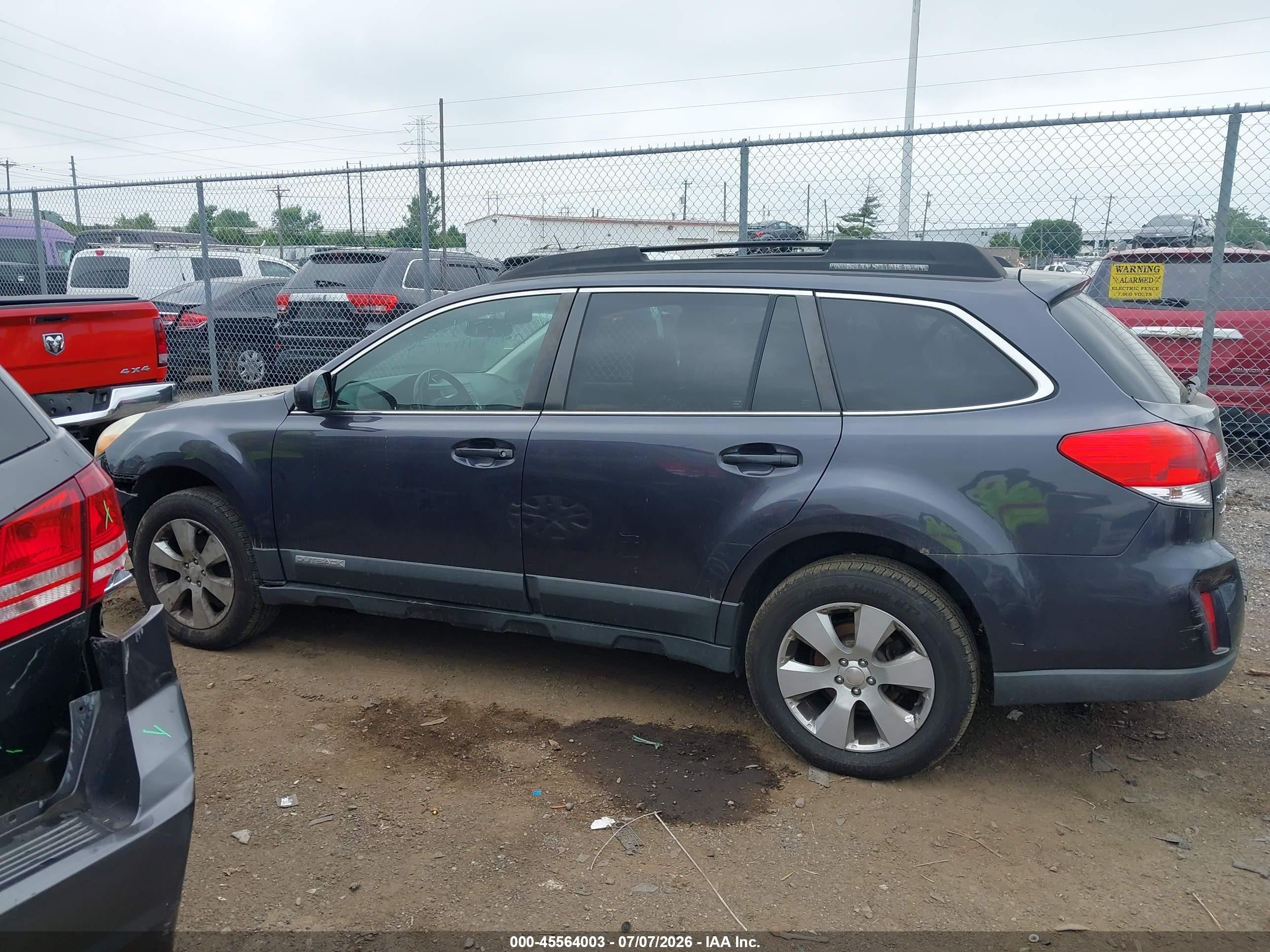 2010 Subaru Outback 2.5i Limited Blue vin: 4S4BRCKC5A3325343