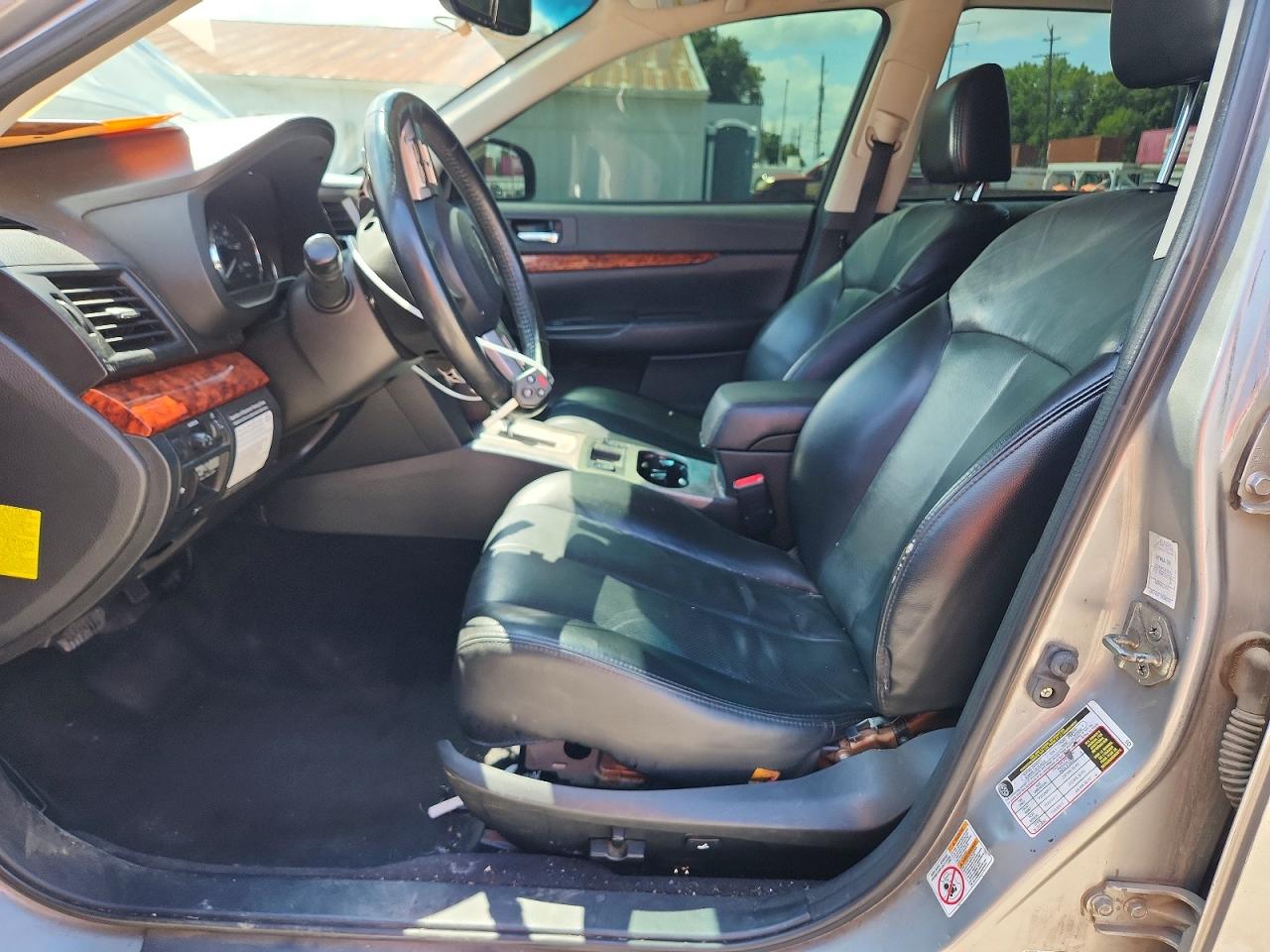 2010 Subaru Outback 2.5i Limited Silver vin: 4S4BRCKC5A3340425