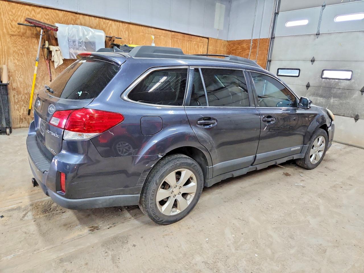 2011 Subaru Outback 2.5i Limited Black vin: 4S4BRCKC5B3324713