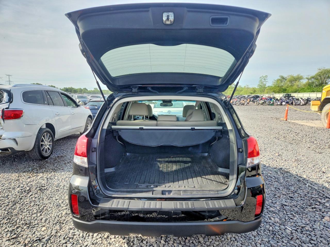 2011 Subaru Outback 2.5i Limited Черный vin: 4S4BRCKC5B3360448