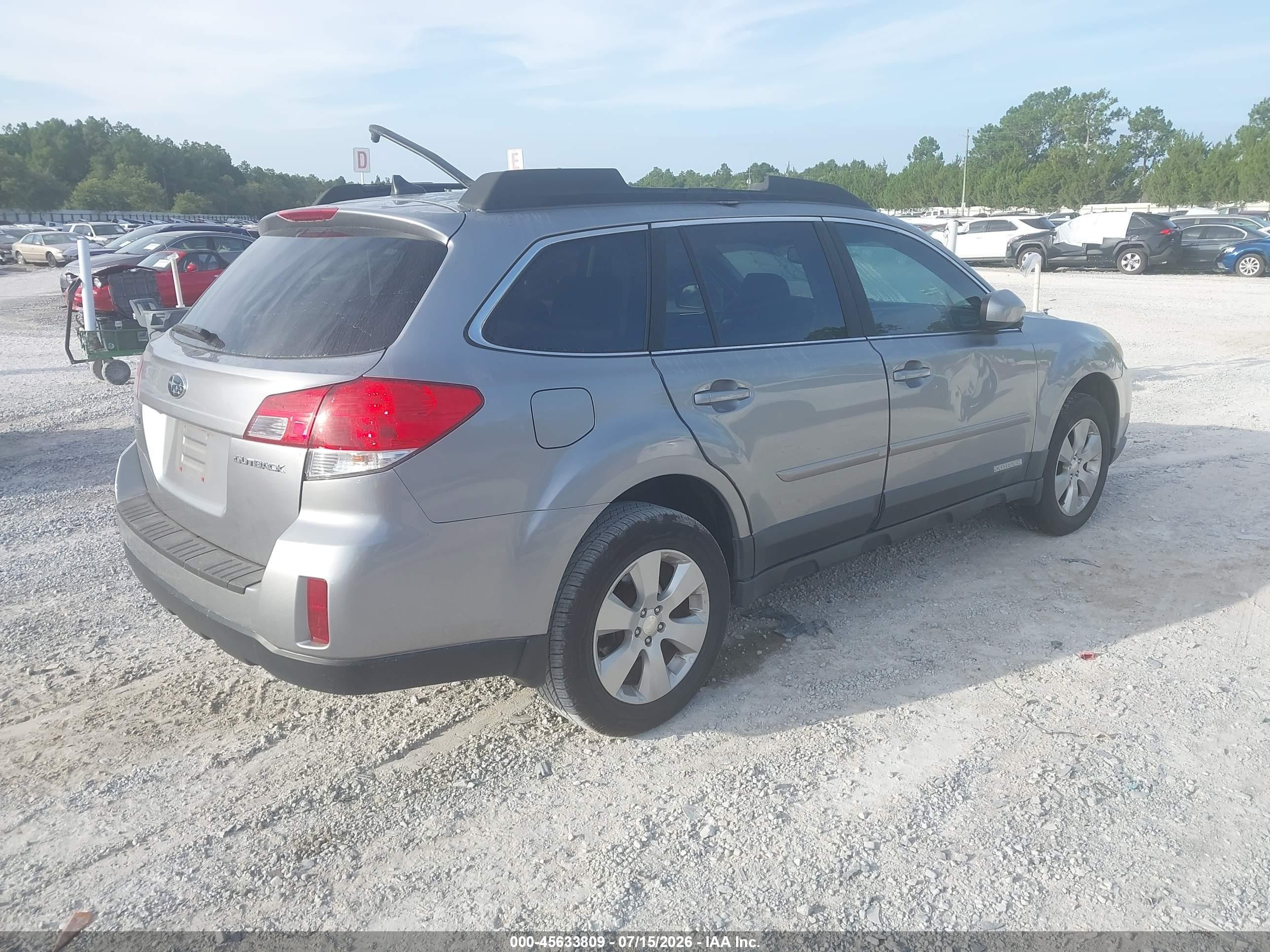 2011 Subaru Outback 2.5i Limited Silver vin: 4S4BRCKC5B3414458