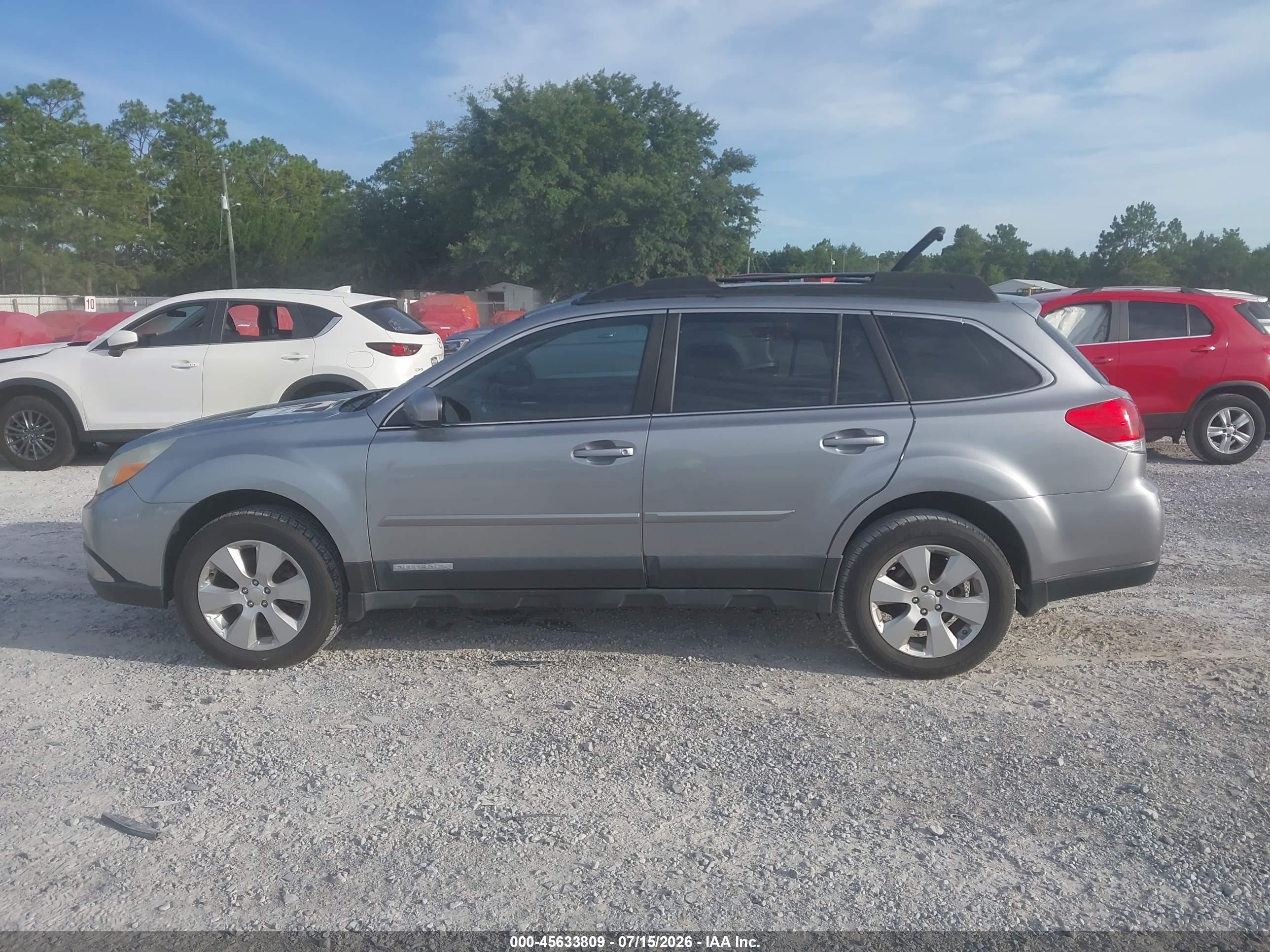 2011 Subaru Outback 2.5i Limited Silver vin: 4S4BRCKC5B3414458